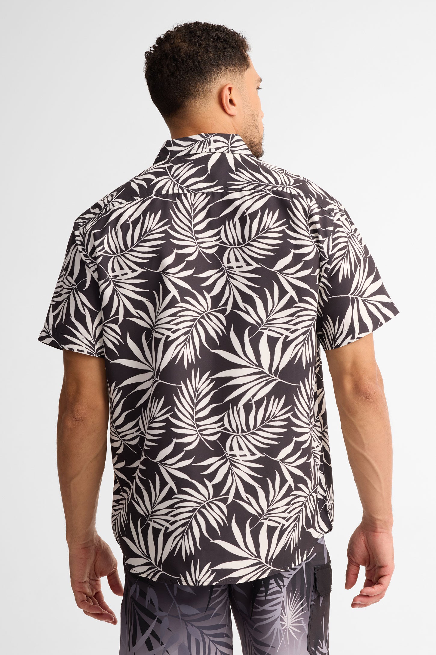 Chemise manches courtes coupe régulière - Homme && NOIR/MULTI