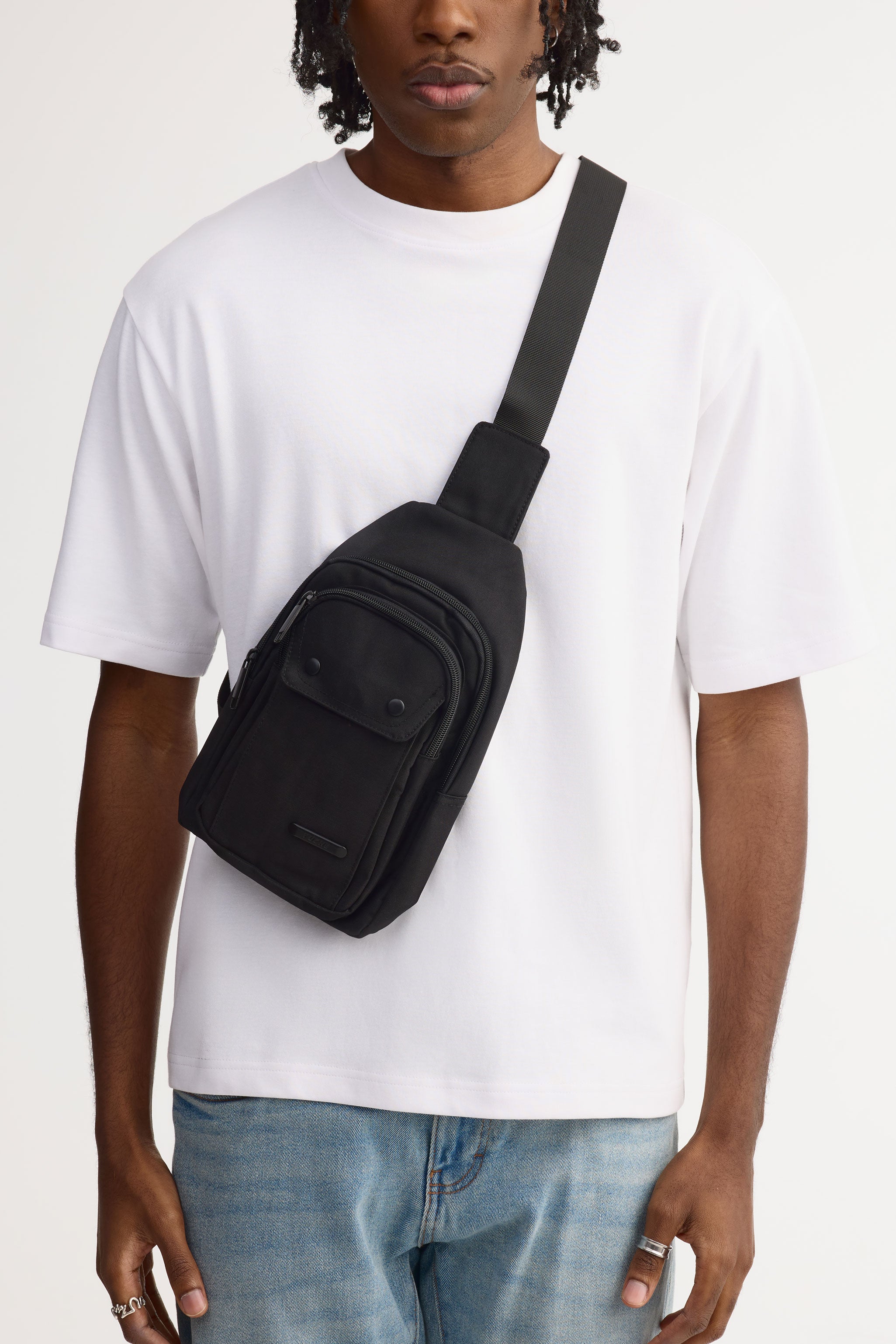 ◆MUCENT◆ Arima l Logo Front 2 Pocket Crossbody Bag Uni BFYLG213_Rivercrest_Crossbody_