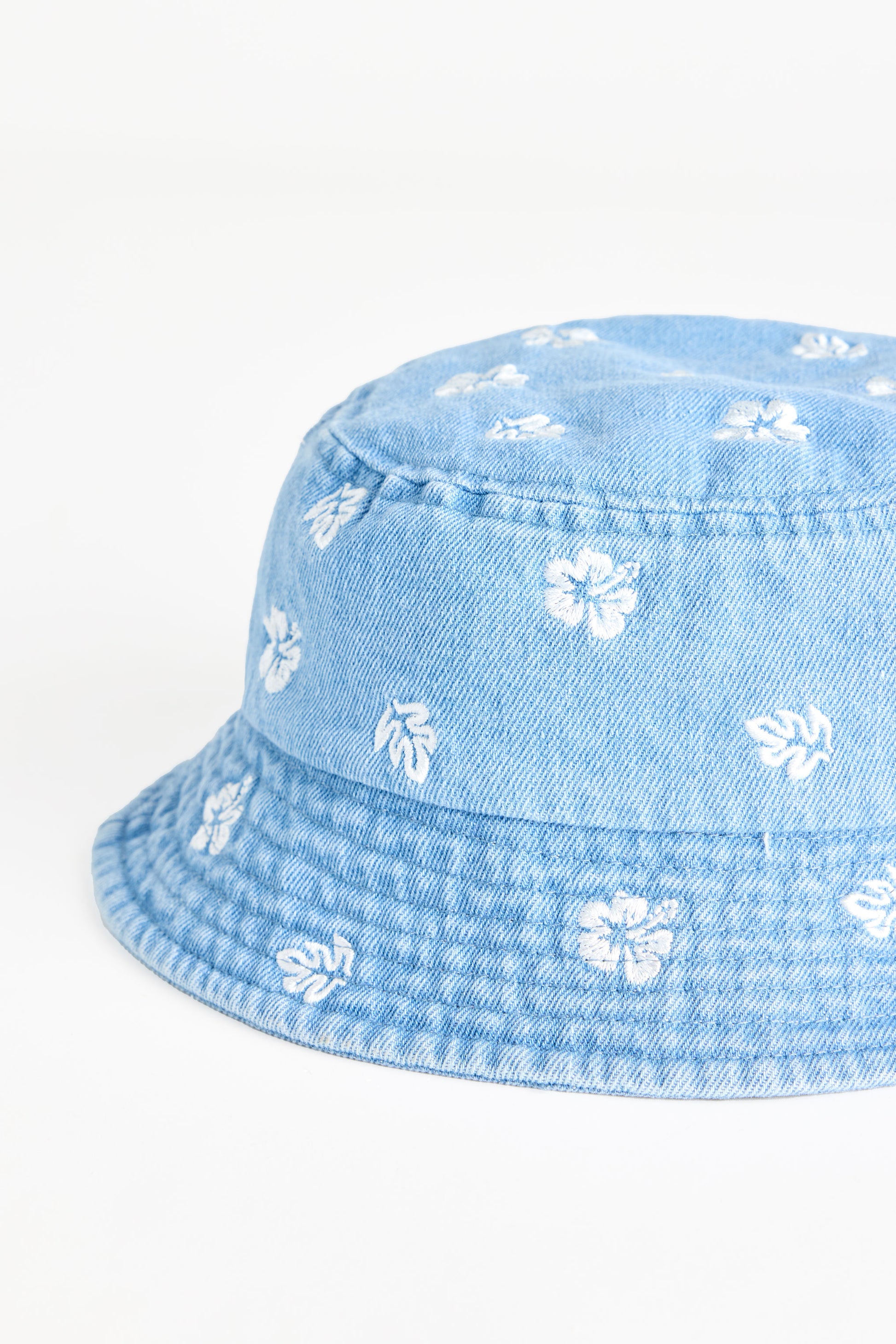 Chapeau avec broderies - Enfant fille && BLEU