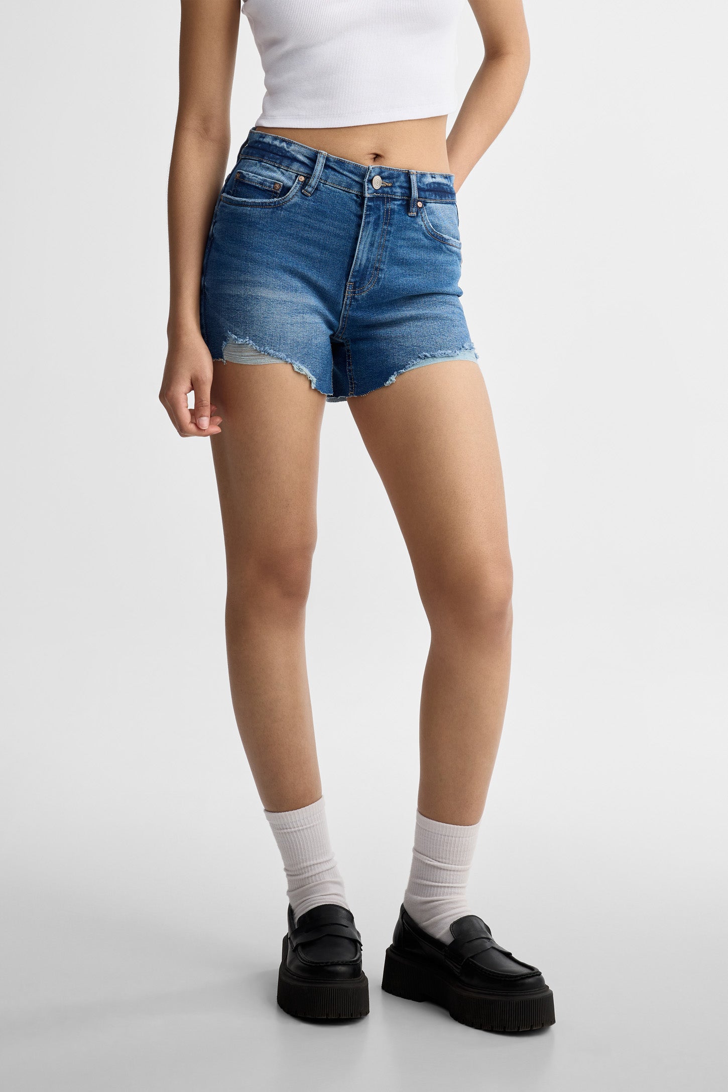 Short en jeans déchiré - Femme && DENIM MOYEN