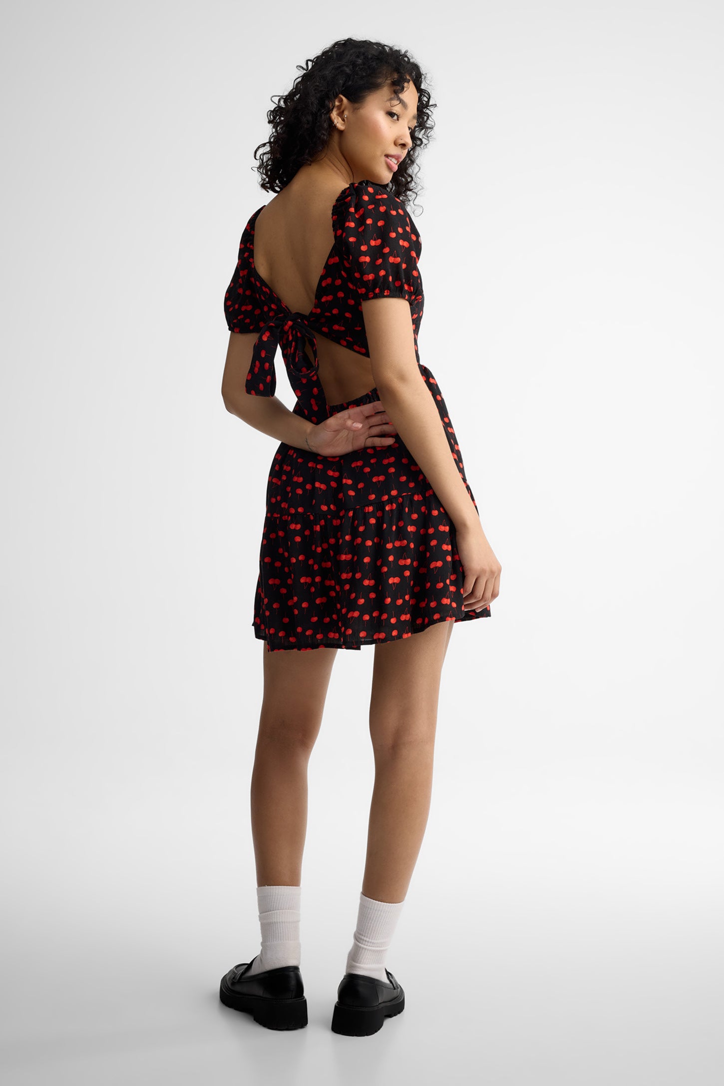 Robe à volants manches courtes bouffantes - Femme && NOIR/MULTI
