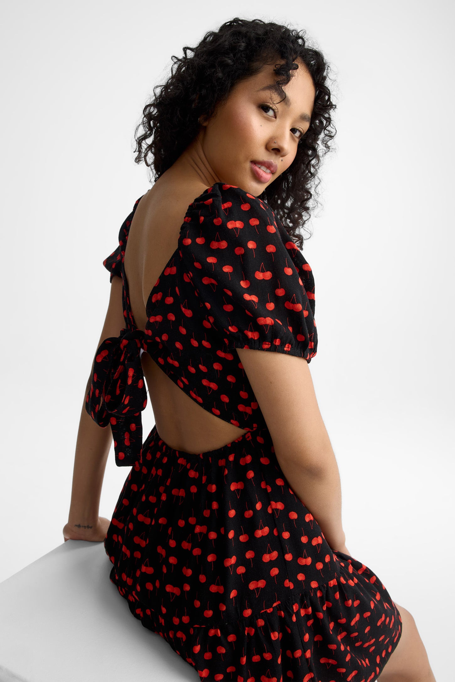 Robe à volants manches courtes bouffantes - Femme && NOIR/MULTI