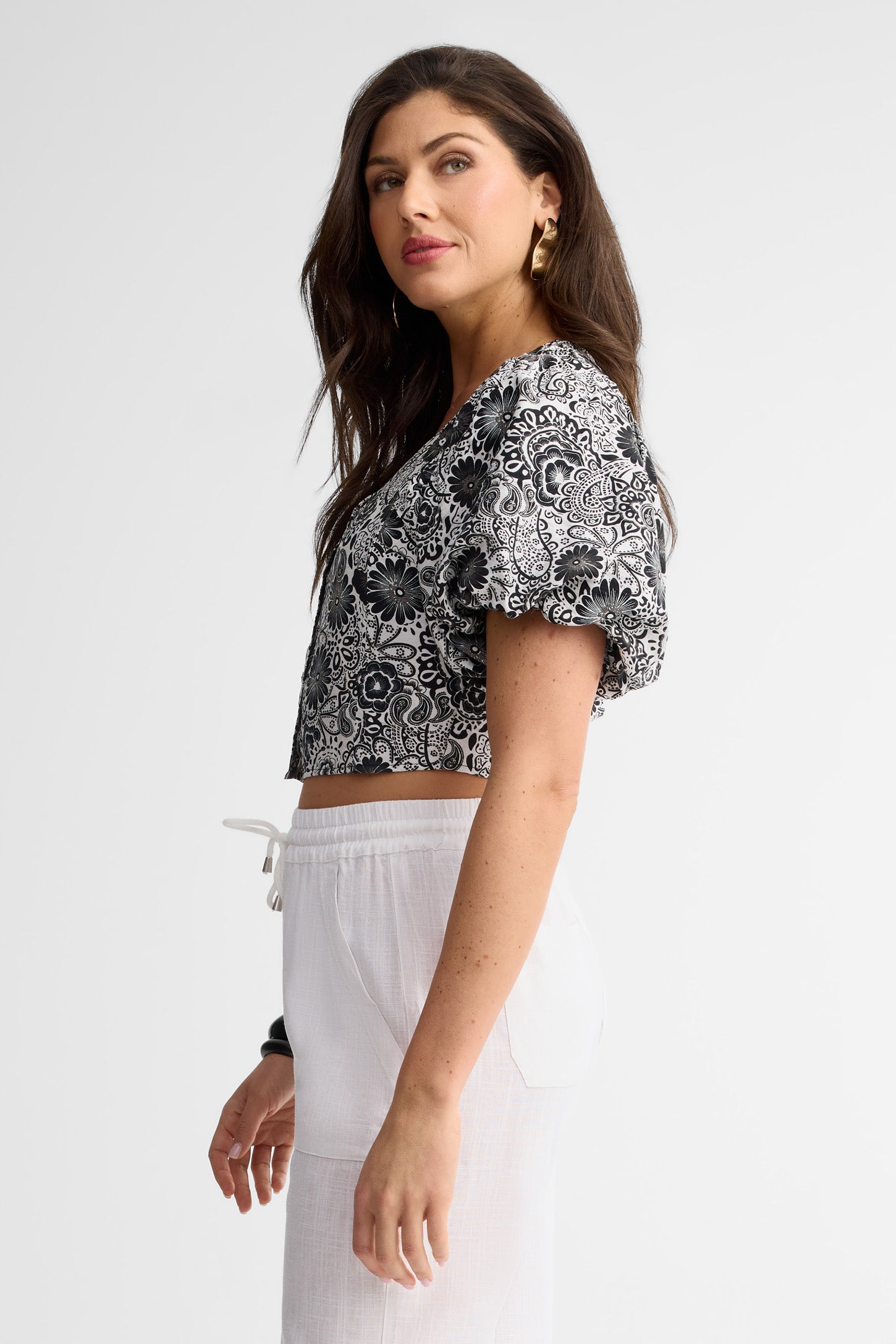 Chemisier écourté manches courtes bouffantes - Femme && NOIR/MULTI
