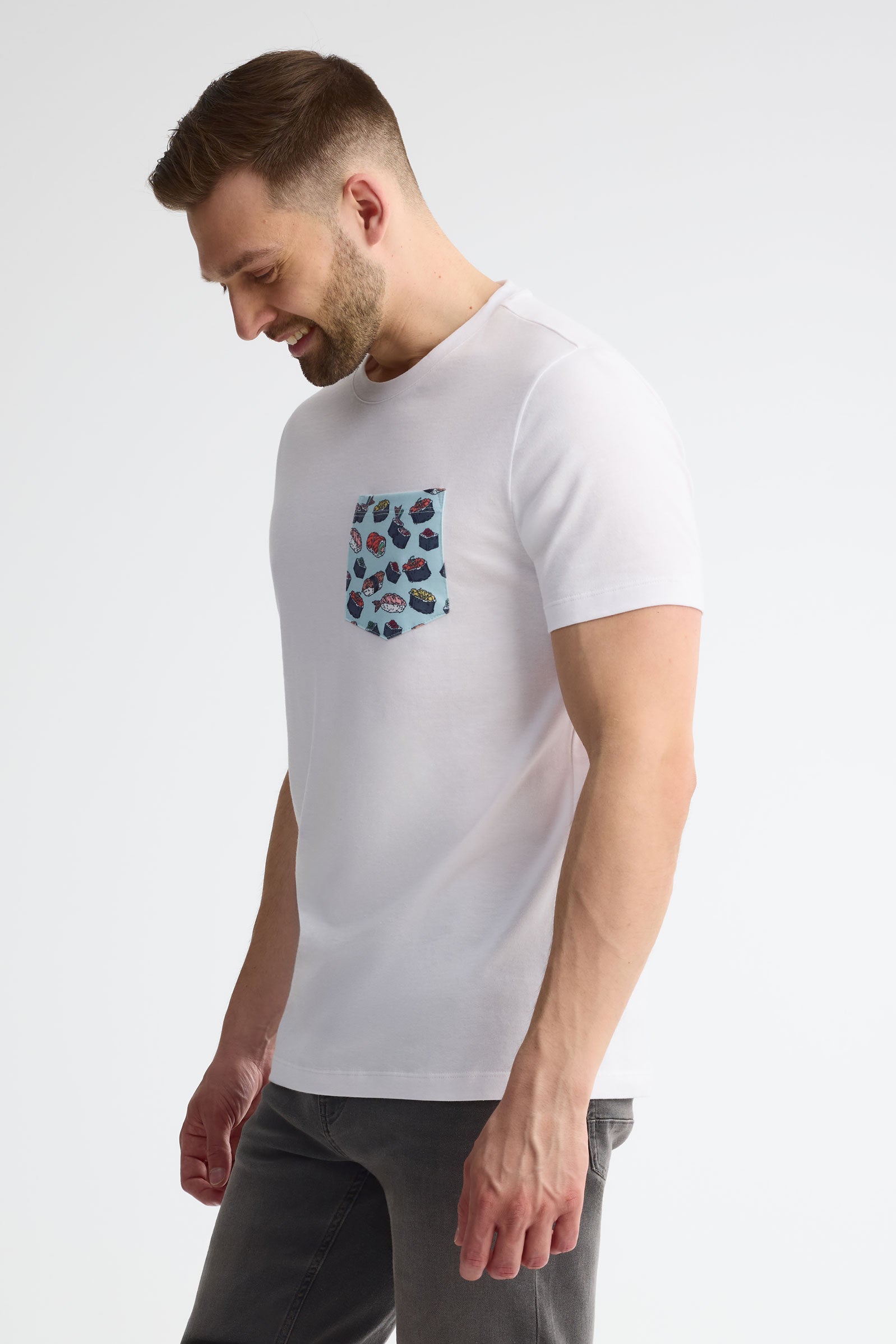 T-shirt col rond à poche coton, 2/30$ - Homme && BLANC