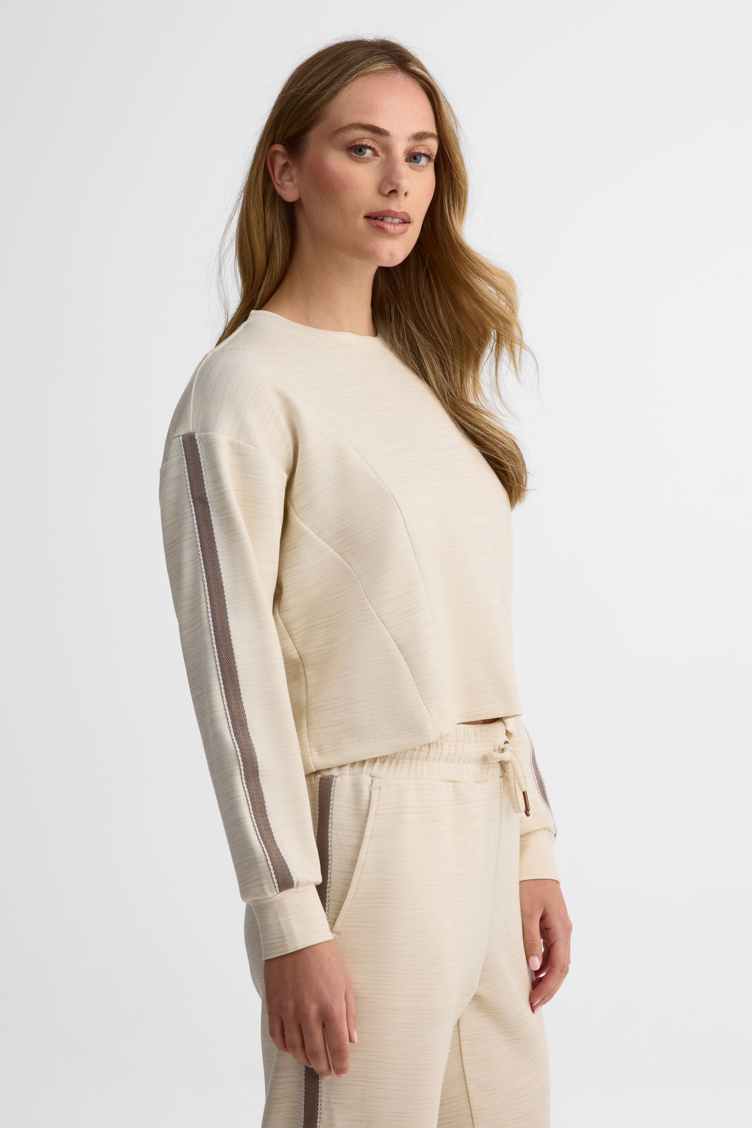 Chandail col rond modal ouaté - Femme && BLANC CASSÉ
