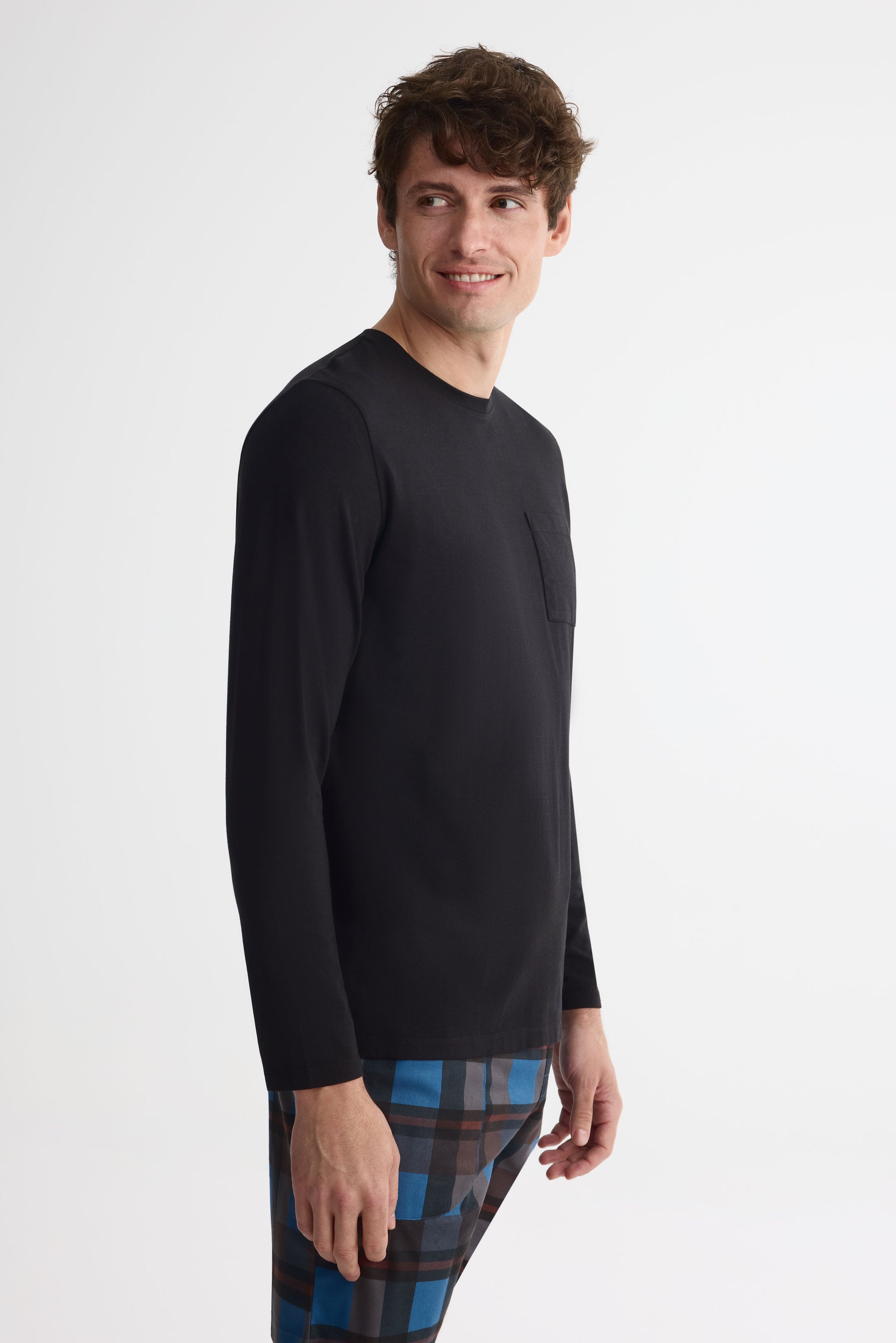 Chandail pyjama manches longues, 2/40$ - Homme && NOIR