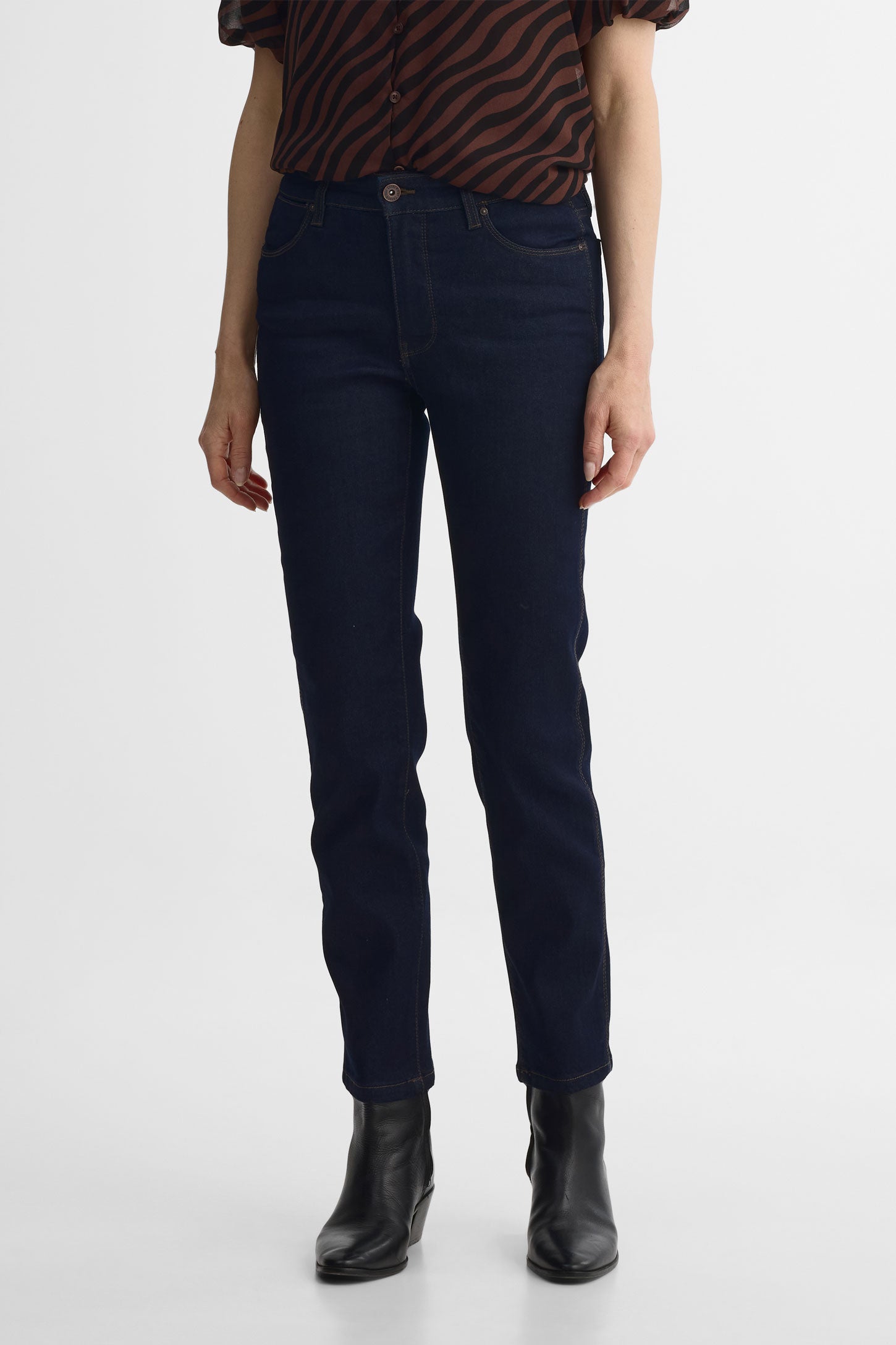 Jeans taille moyenne ajustés – Femme && DENIM FONCE