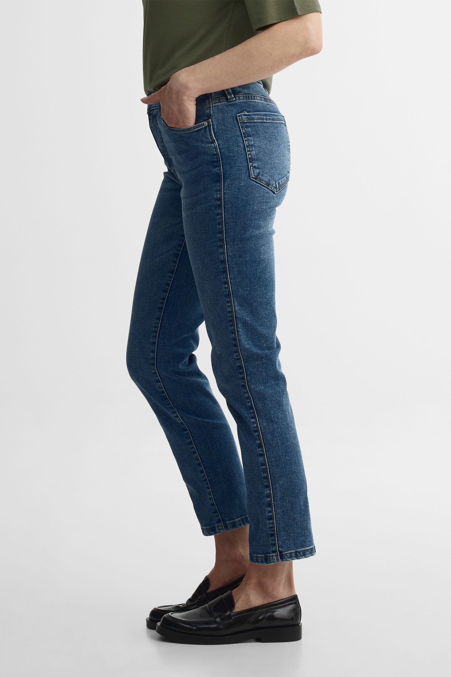 Jeans taille moyenne ajustés – Femme && DENIM MOYEN