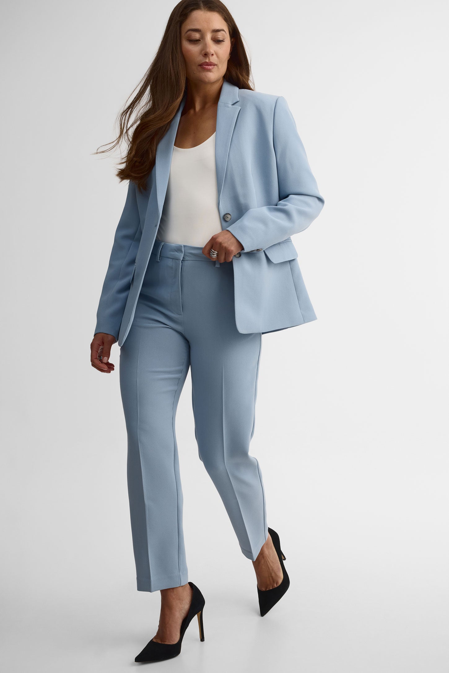 Pantalon court ajusté en crêpe uni – Femme && BLEU