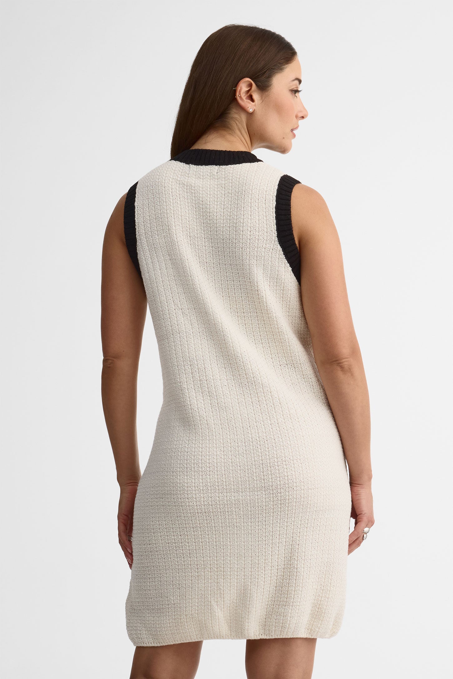 Robe sans manches avec poches – Femme && BLANC CASSÉ