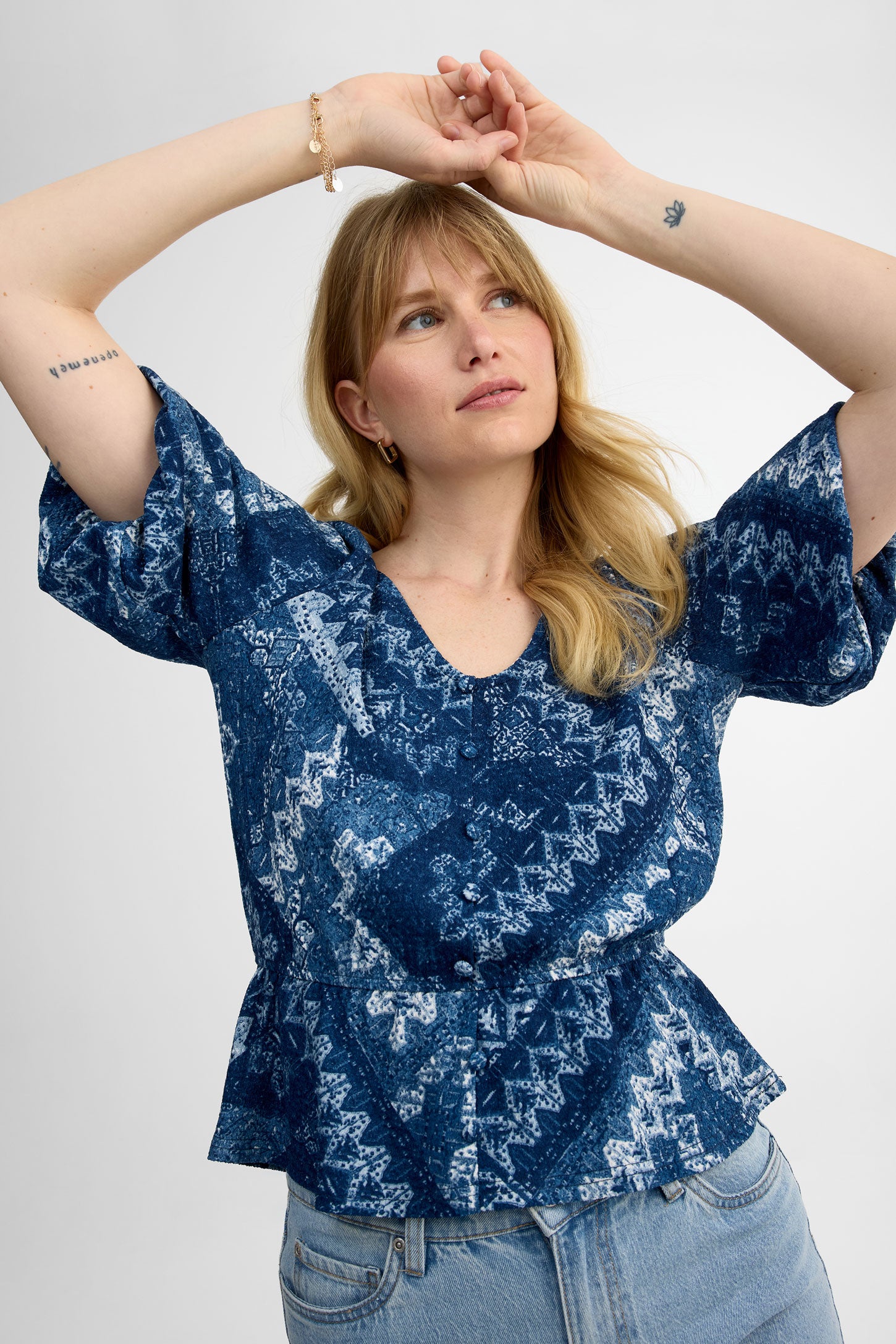 Chemisier manches courtes semi-ajustée - Femme && BLEU MULTI