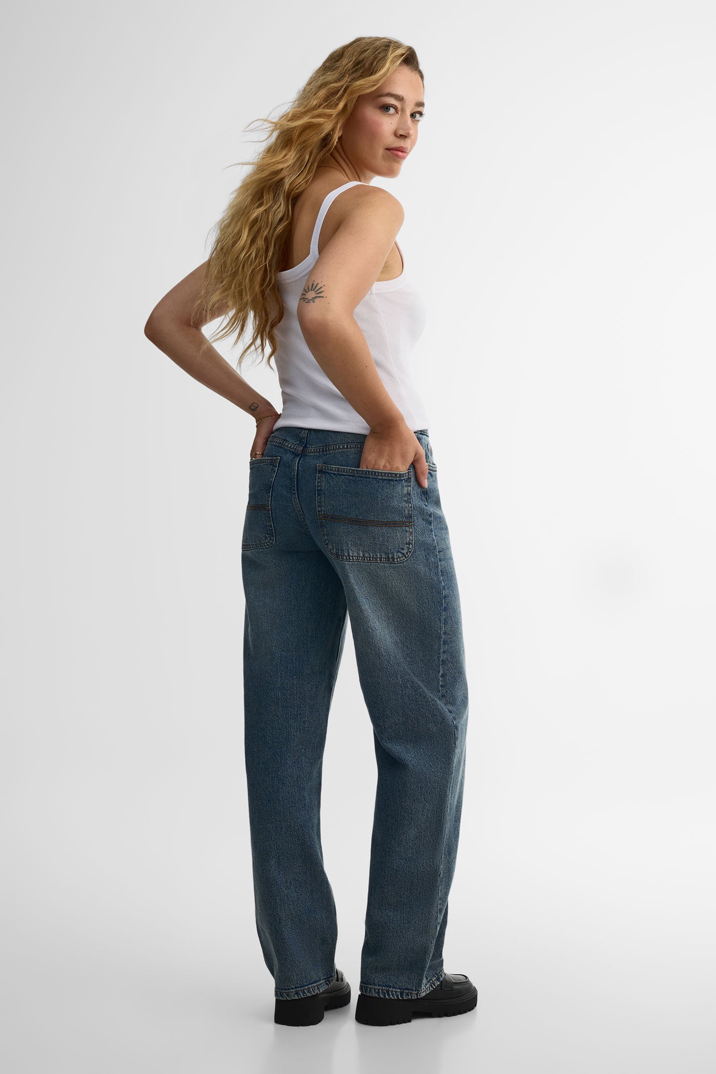 Jeans ''skater'' coupe ample - Femme && DENIM MOYEN