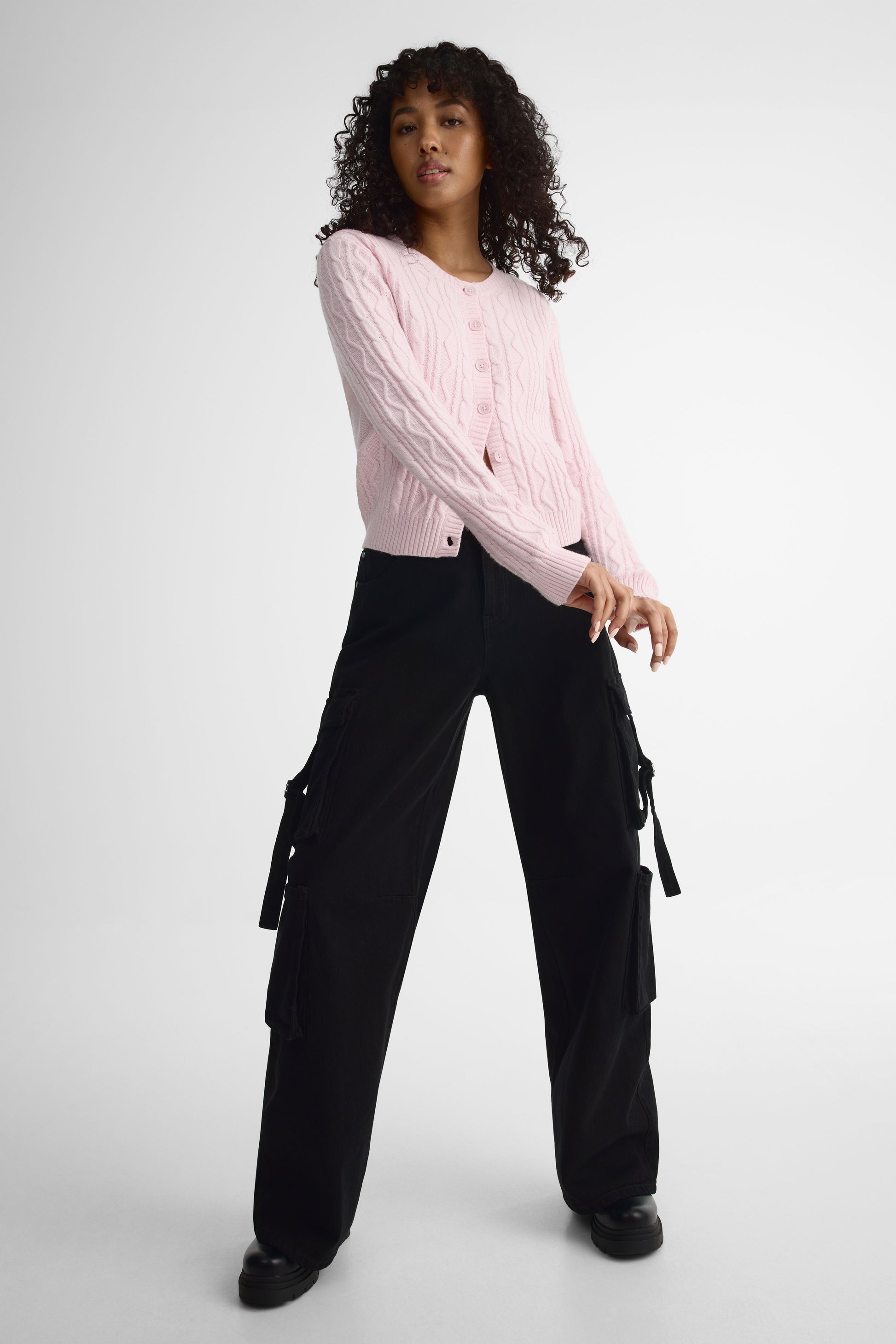 Cardigan tricot câbles - Femme && ROSE PALE