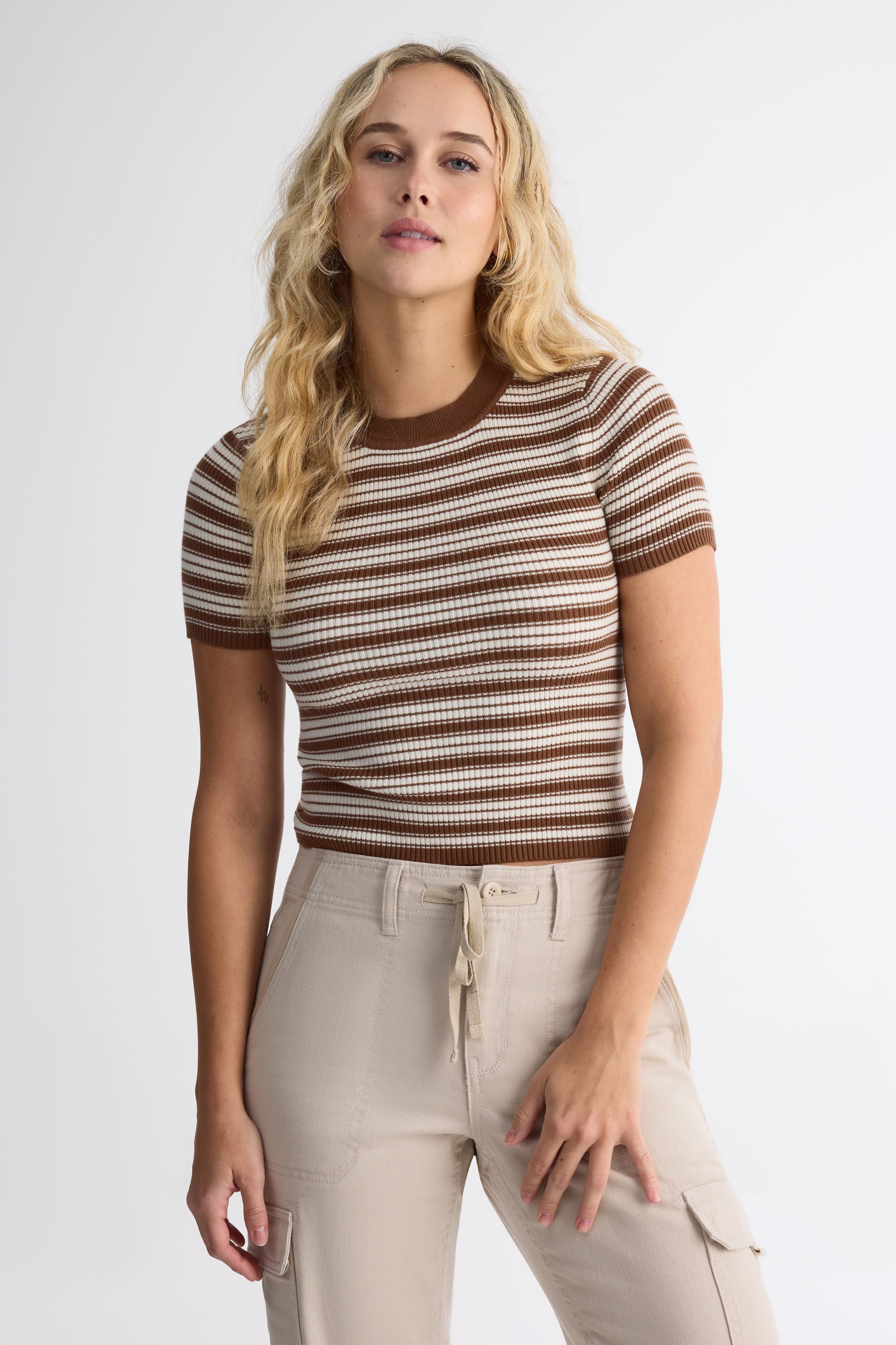 Chandail tricot bodycon à rayures – Femme && BRUN/MULTI