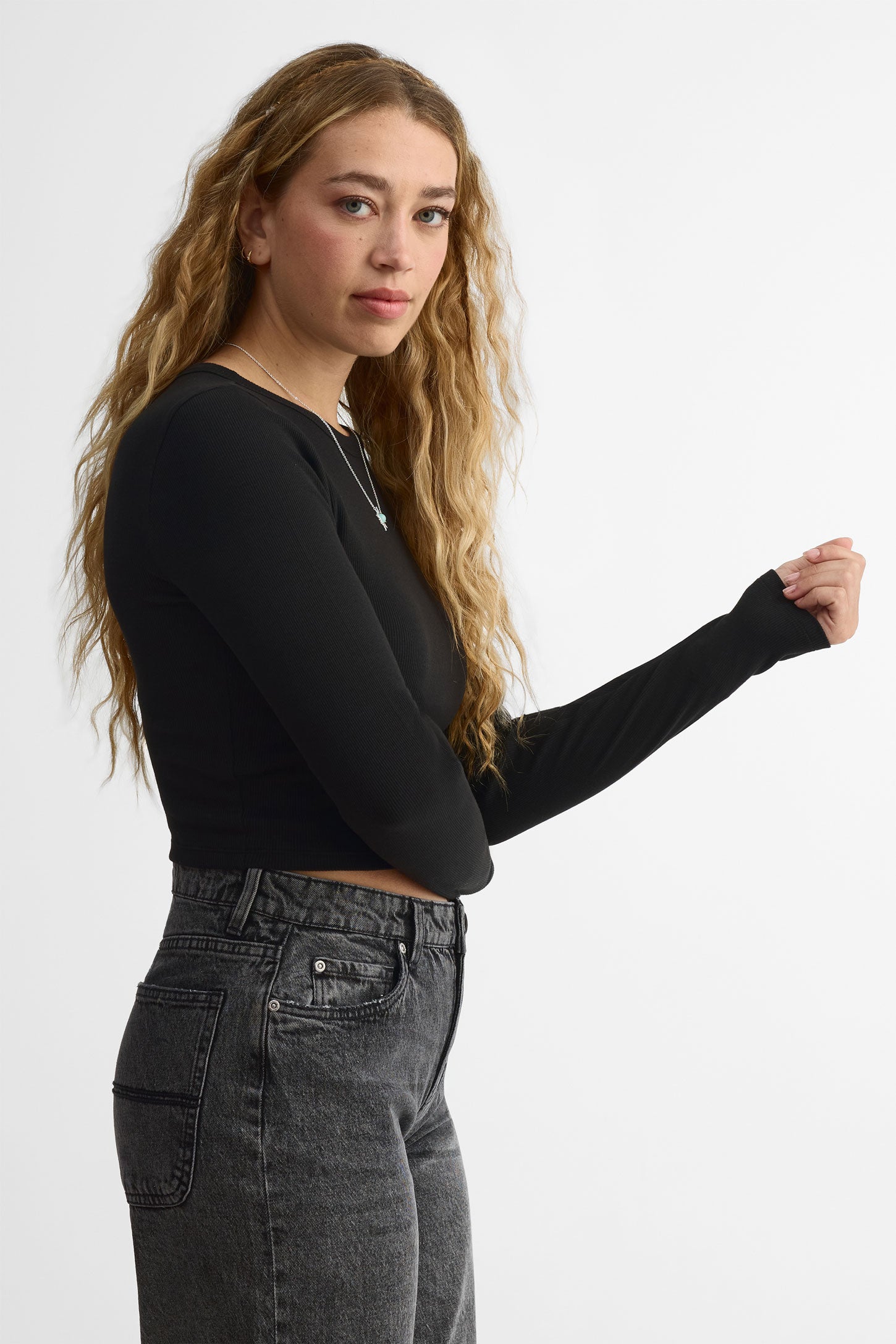 Chandail léger à manches longues – Jeune femme && NOIR