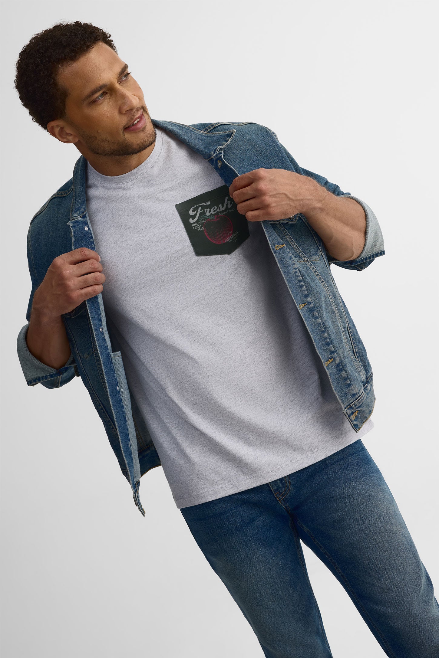 T-shirt col rond avec poche, 2/30$ - Homme && GRIS MIXTE