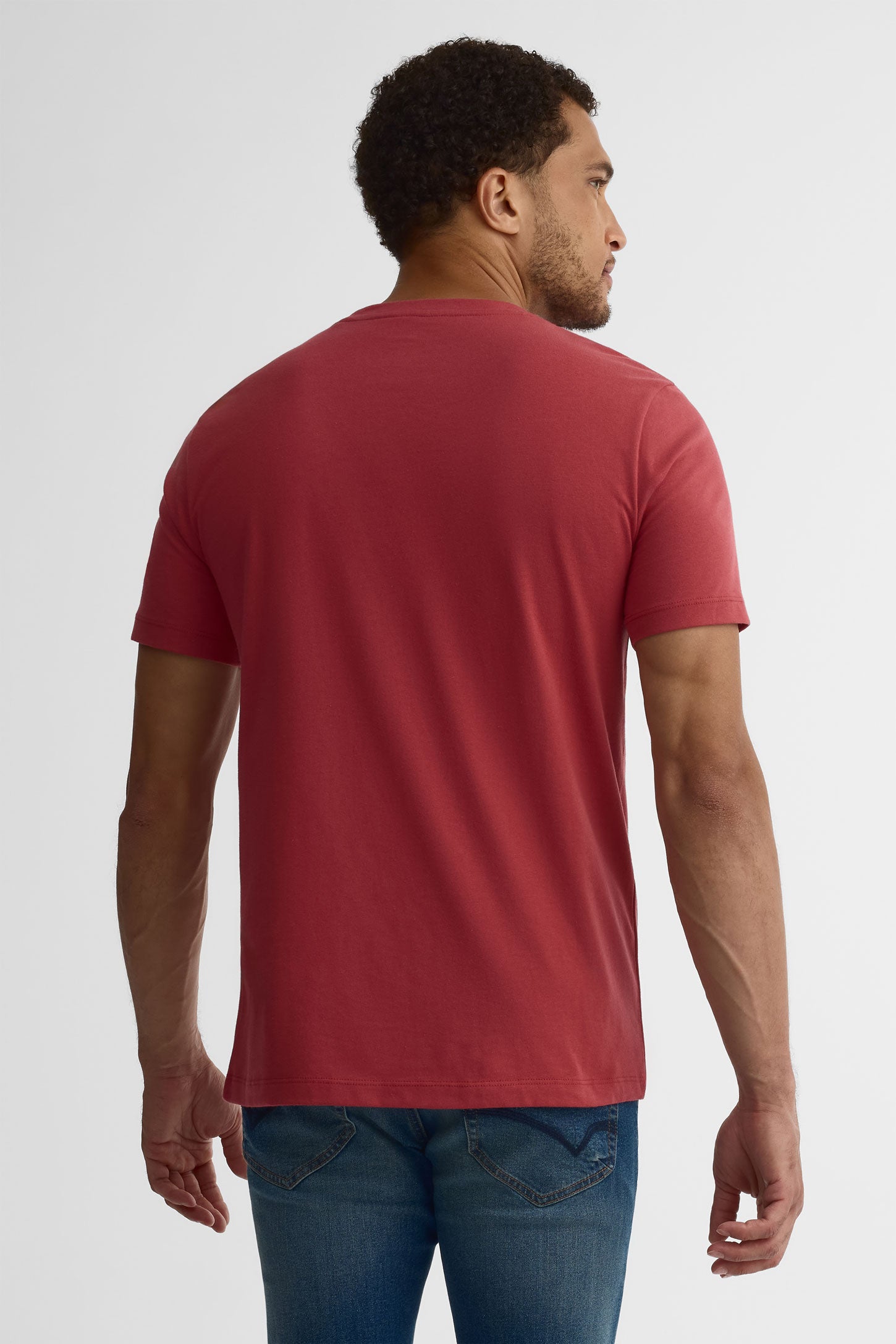 Chandail col rond avec poche, 2/30$ - Homme && ROUGE