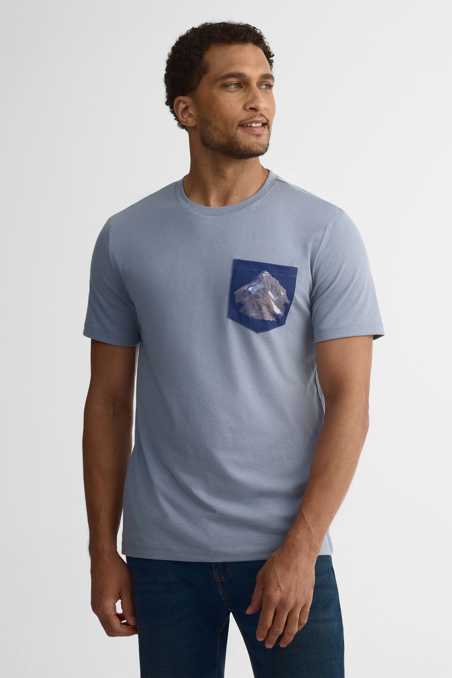 Chandail col rond avec poche, 2/30$ - Homme && GRIS