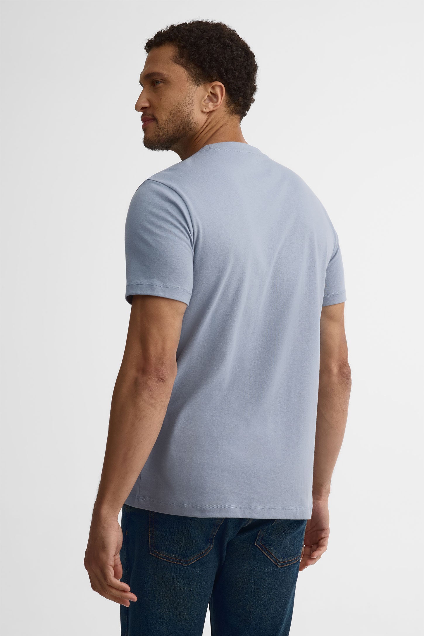 Chandail col rond avec poche, 2/30$ - Homme && GRIS