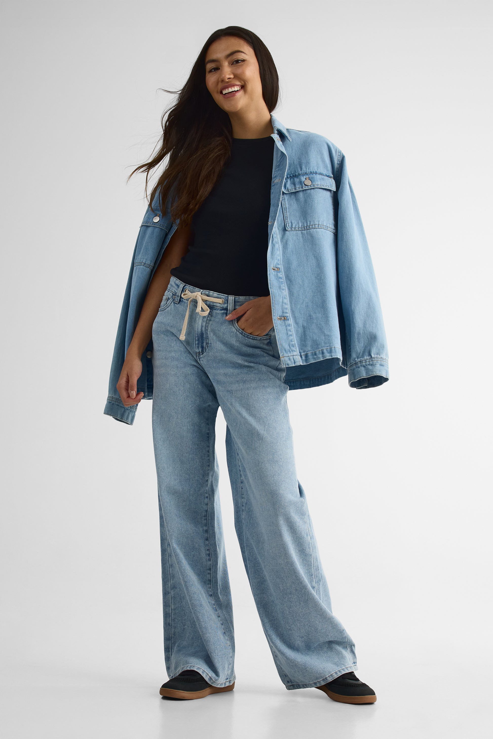 Pantalon denim semi-haut avec cordon ajustable – Femme && DENIM PALE