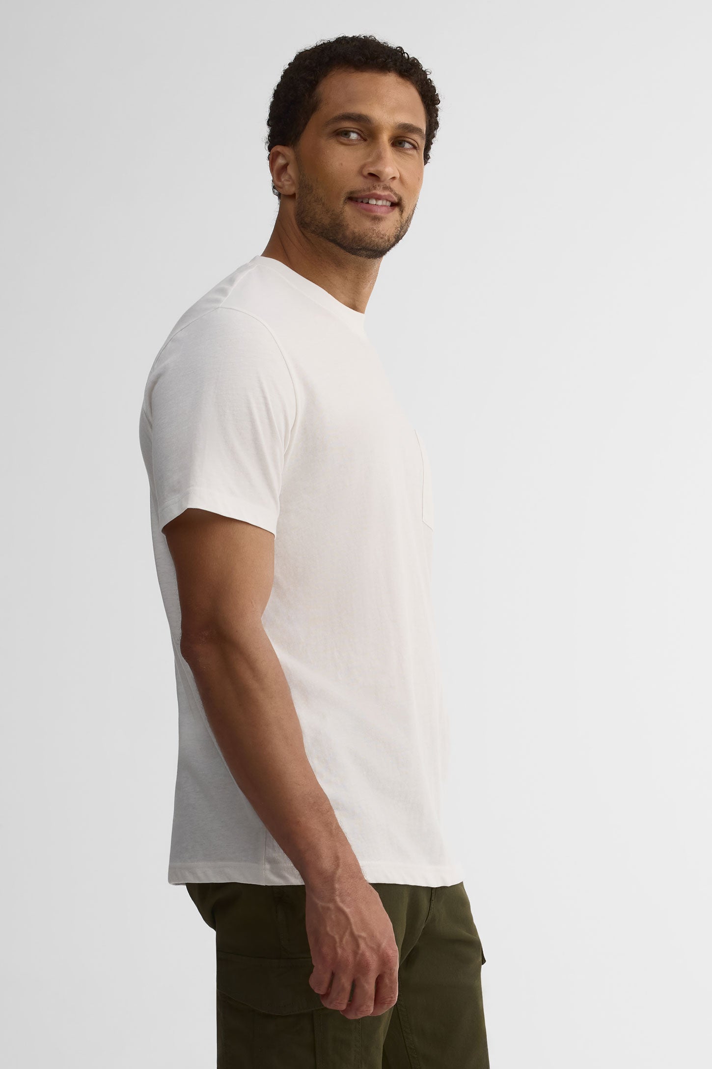T-shirt col rond à poche, 2/30$ - Homme && BLANC