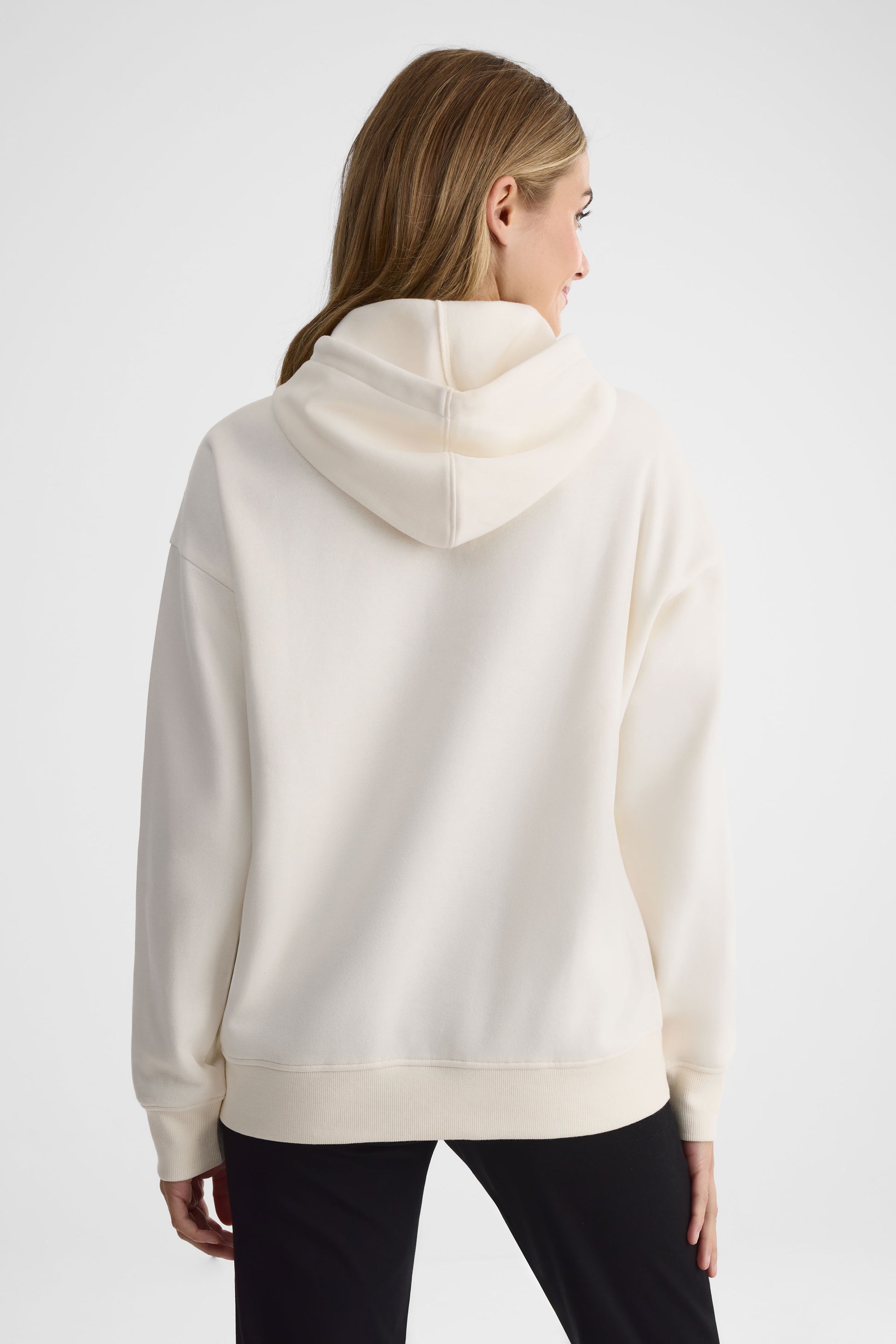 Chandail ouaté à capuchon – Femme && BLANC CASSÉ
