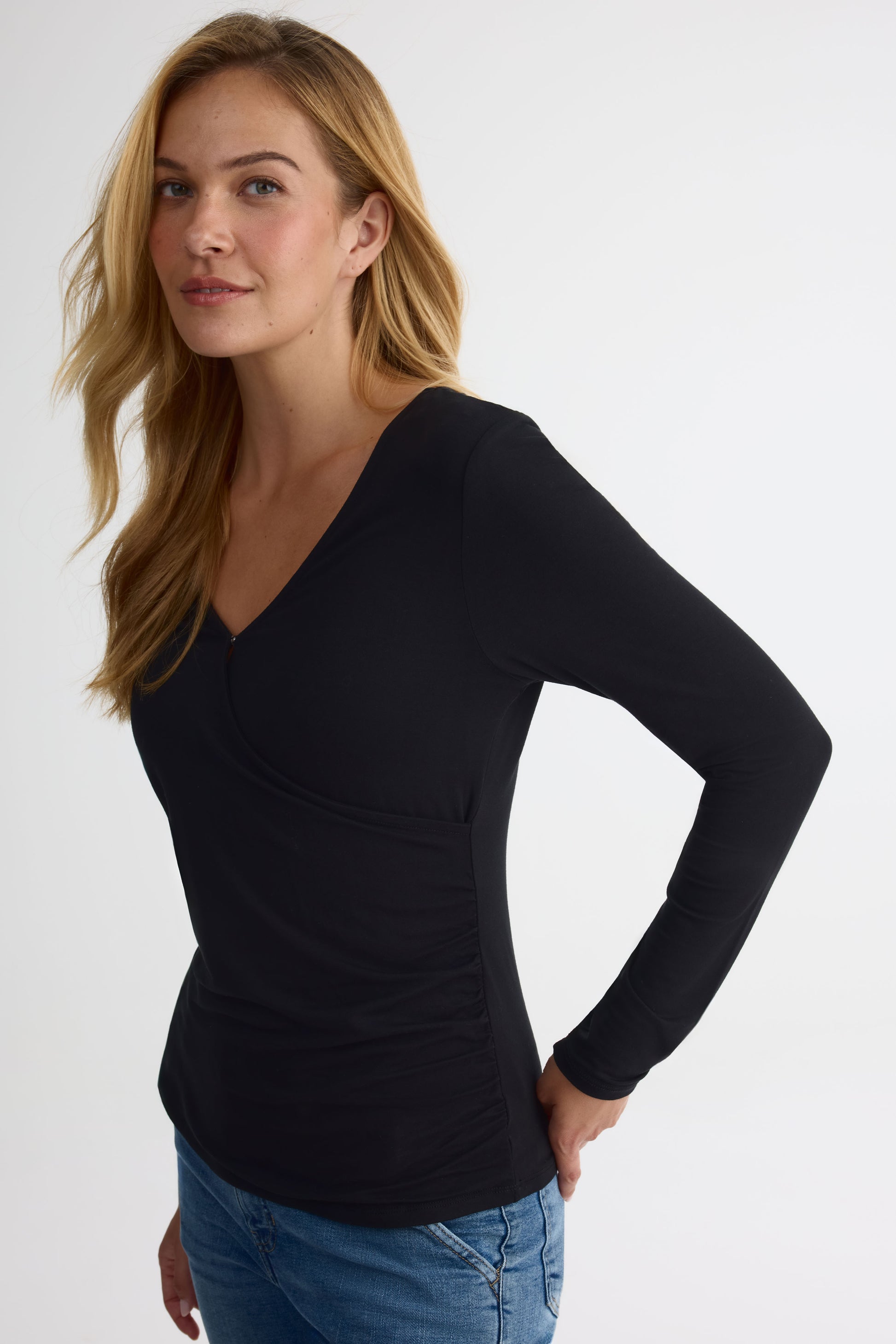 Chandail léger col cache-cœur ajusté – Femme && NOIR