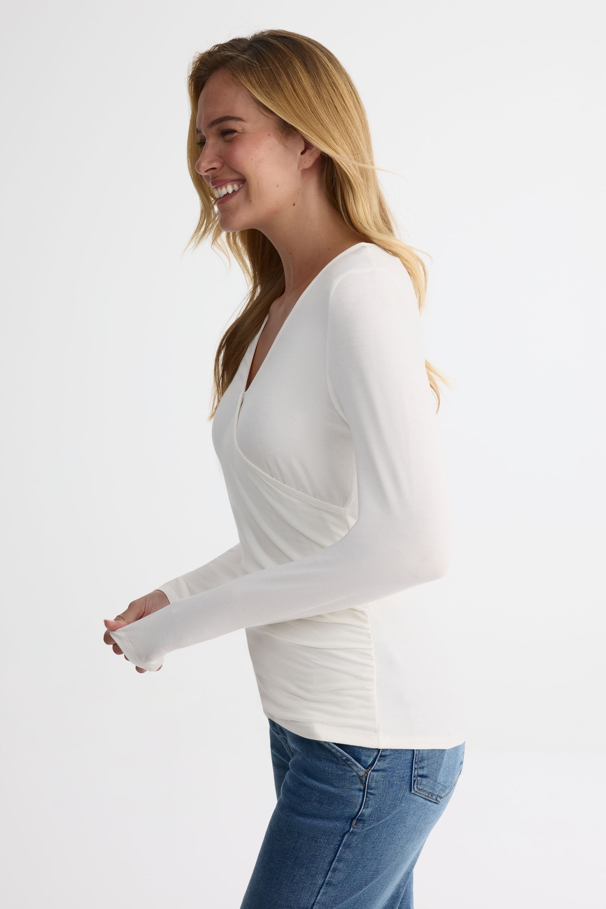 Chandail léger col cache-cœur ajusté – Femme && BLANC CASSÉ