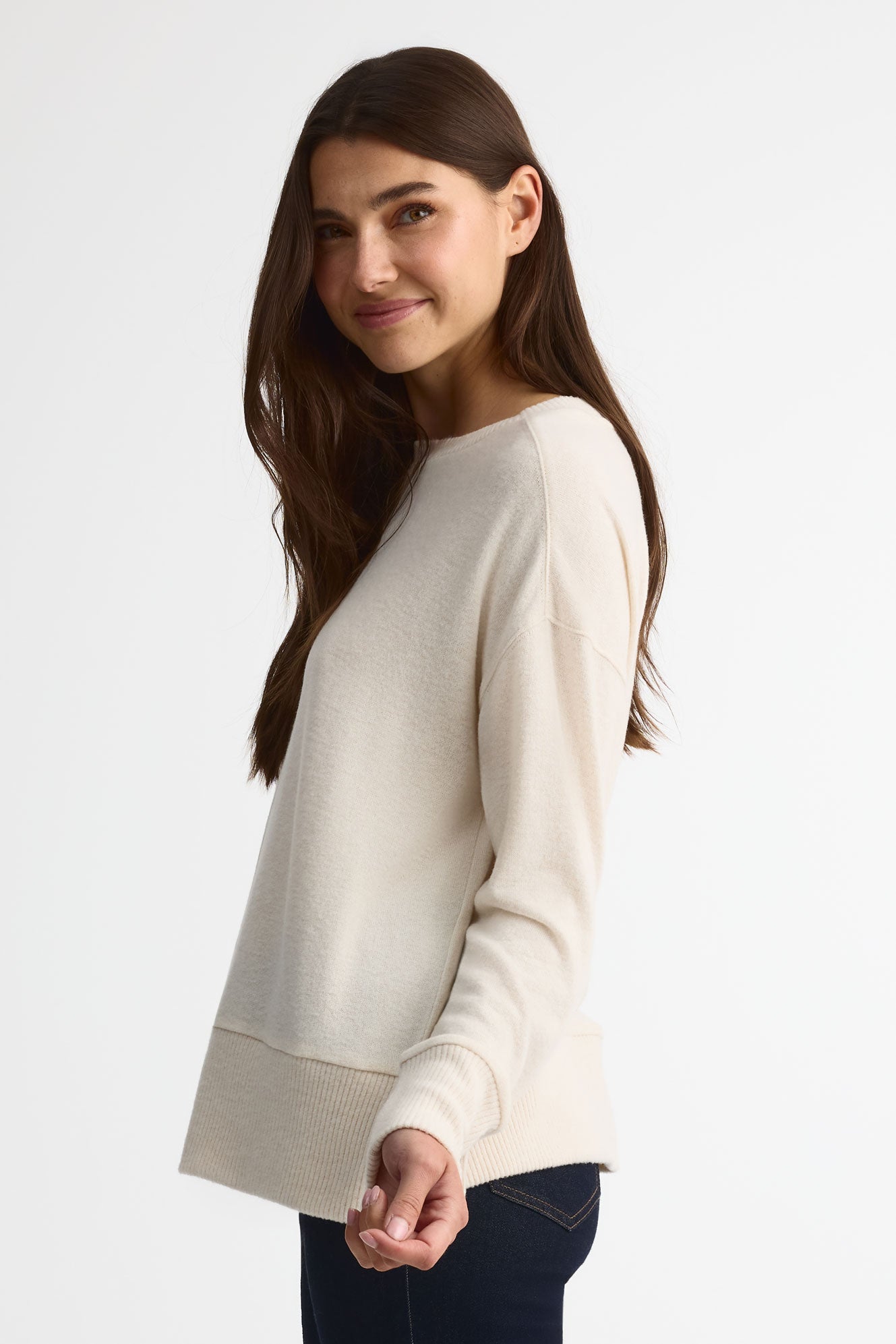 Chandail tricot col rond manches longues – Femme && BLANC CASSÉ