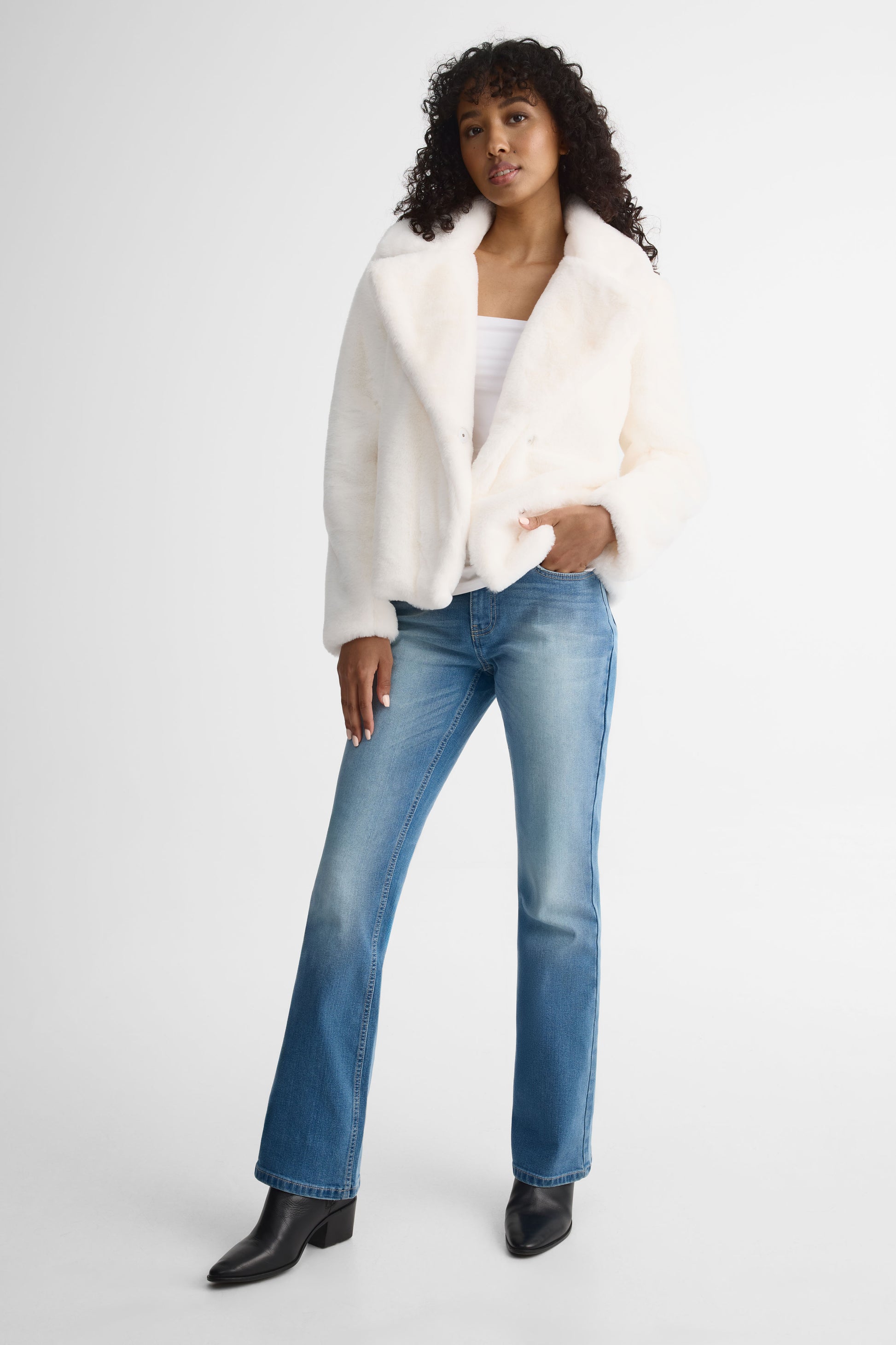 Veste longue en fausse fourrure – Femme && BLANC CASSÉ