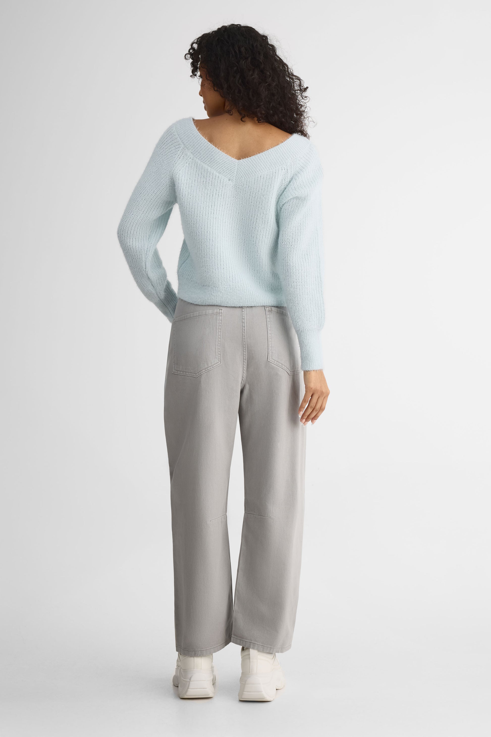 Chandail tricot tondue en col V – Femme && BLEU