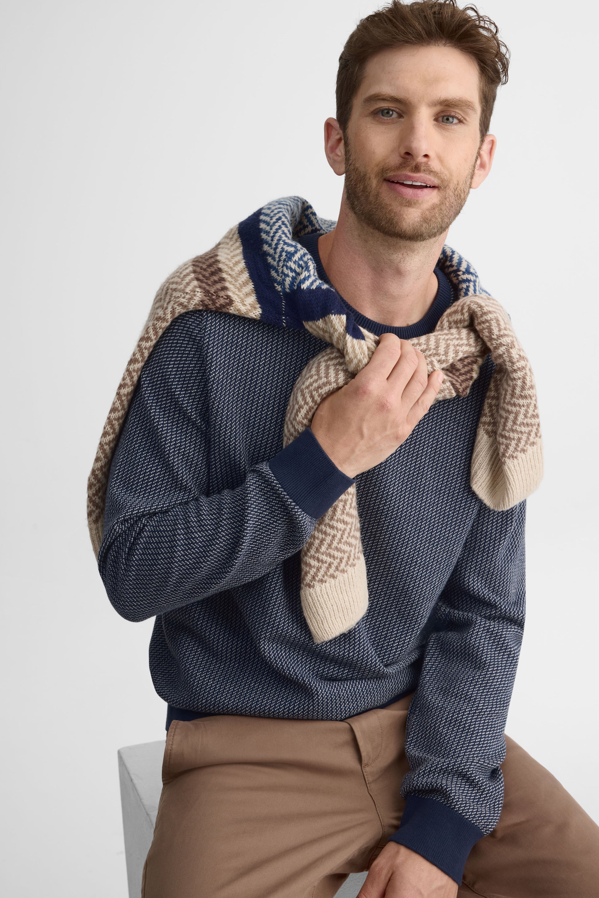 Chandail tricot col rond manches longues – Homme && MARIN