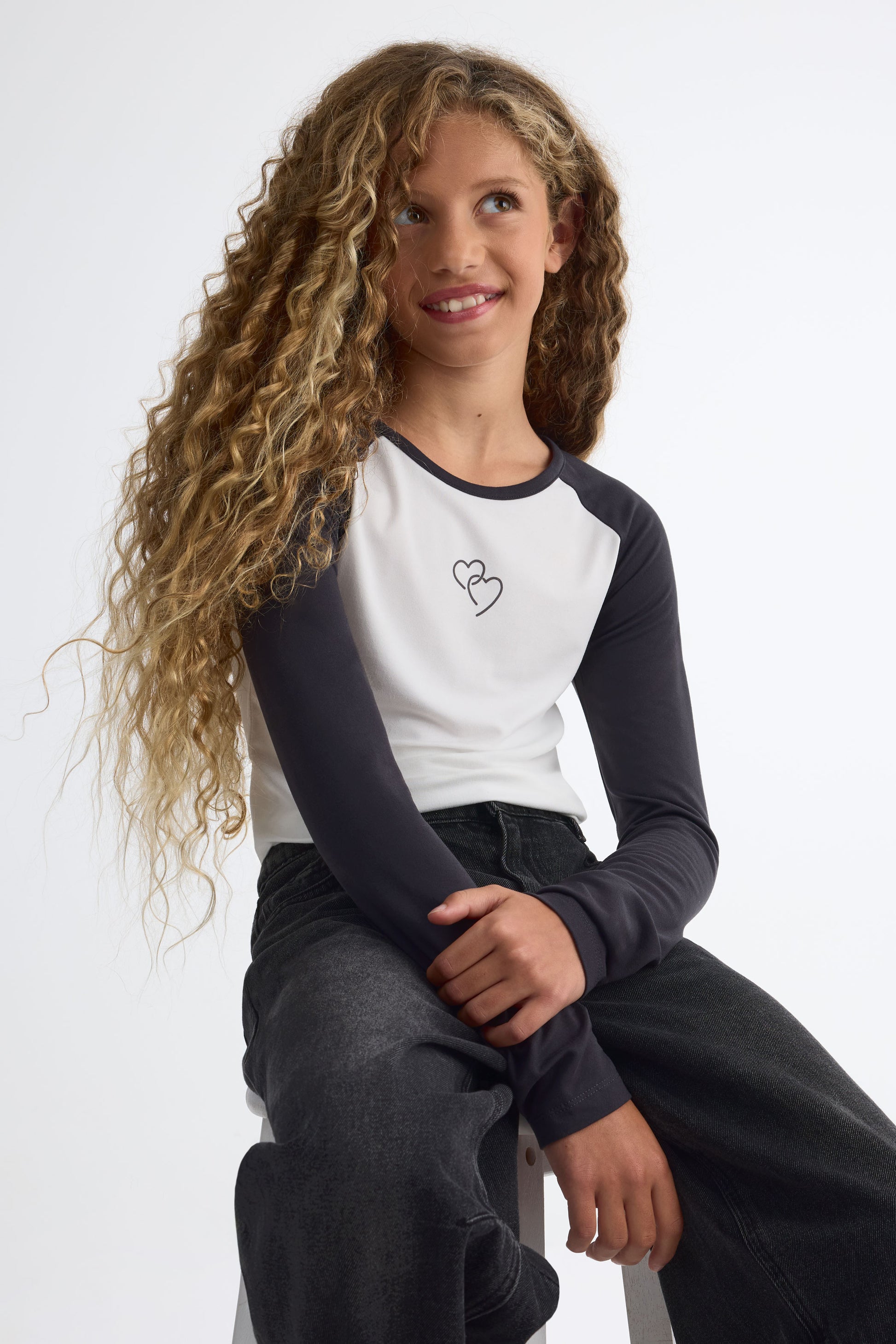 Chandail léger raglan graphique 2/25$ – Ado fille && CHARBON