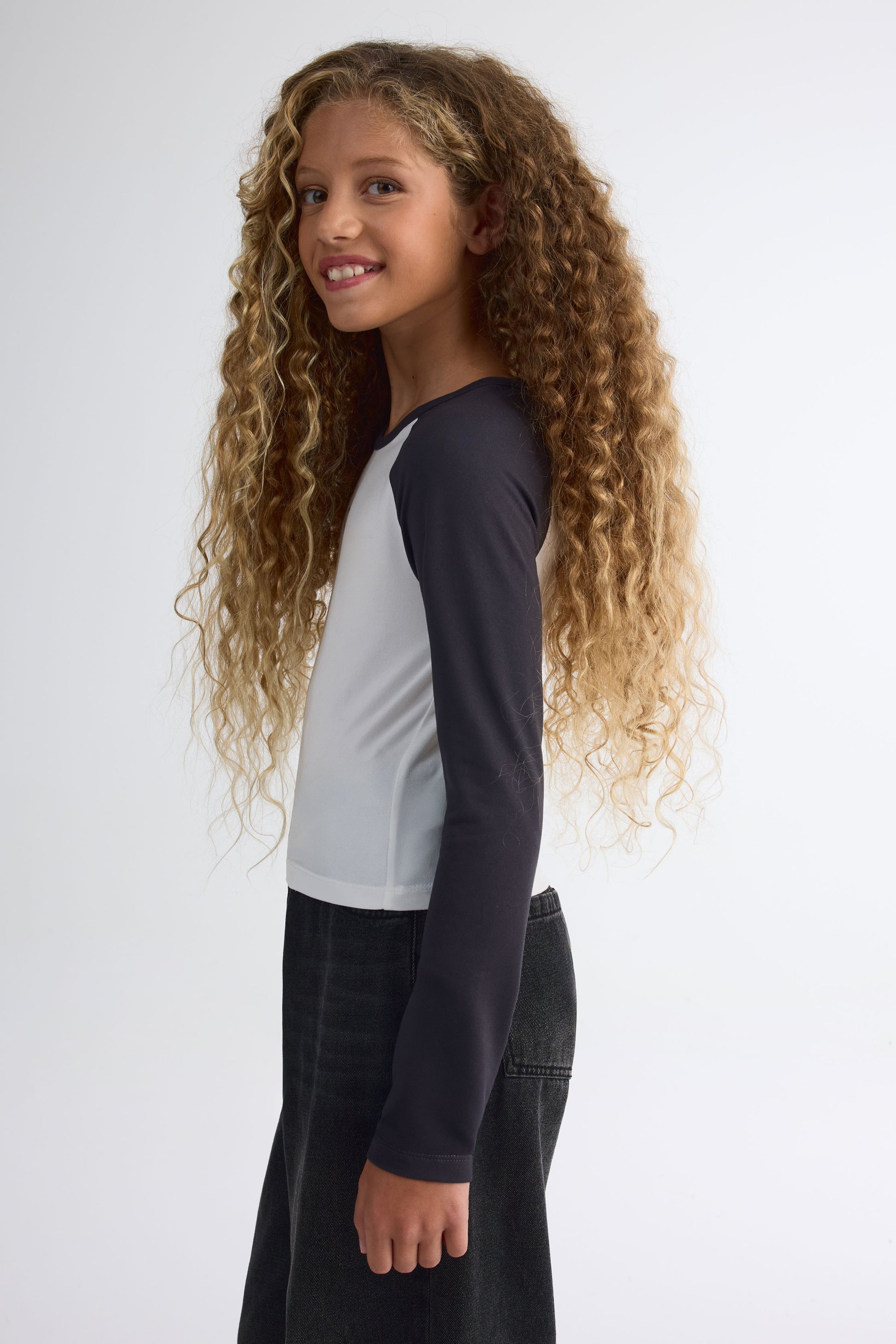 Chandail léger raglan graphique 2/25$ – Ado fille && CHARBON