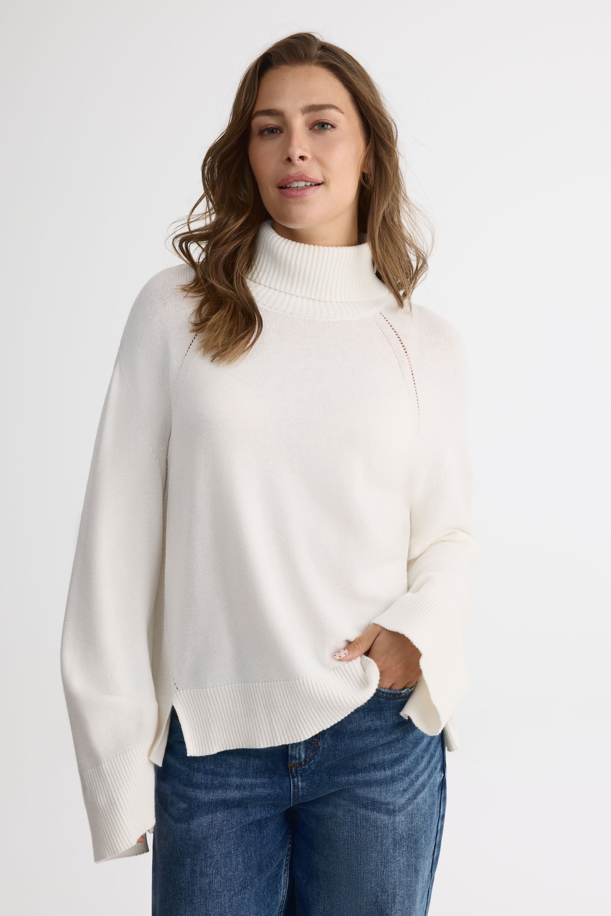 Chandail tricot col roulé – Femme && BLANC CASSÉ