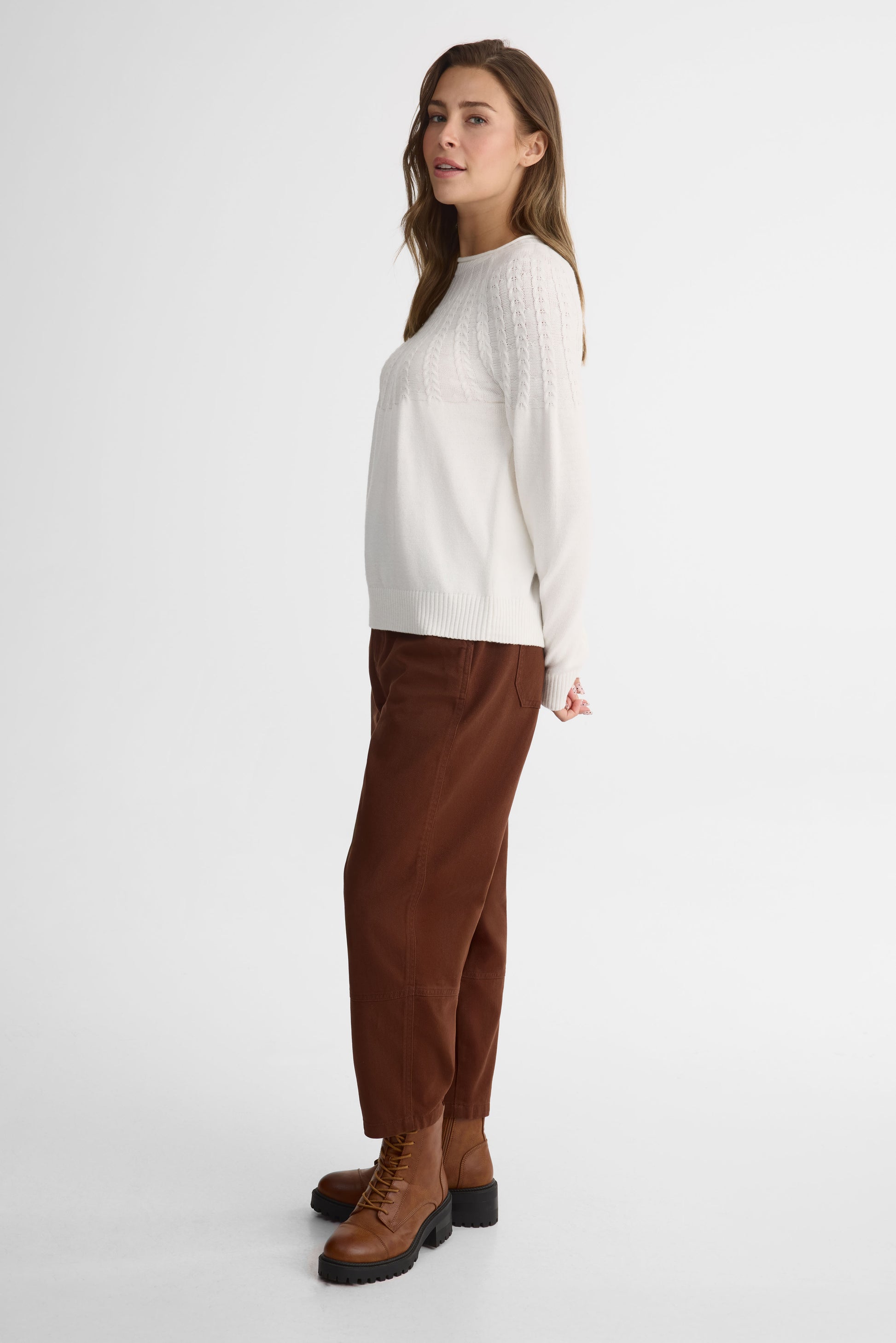 Chandail tricot col rond manches longues – Femme && BLANC CASSÉ