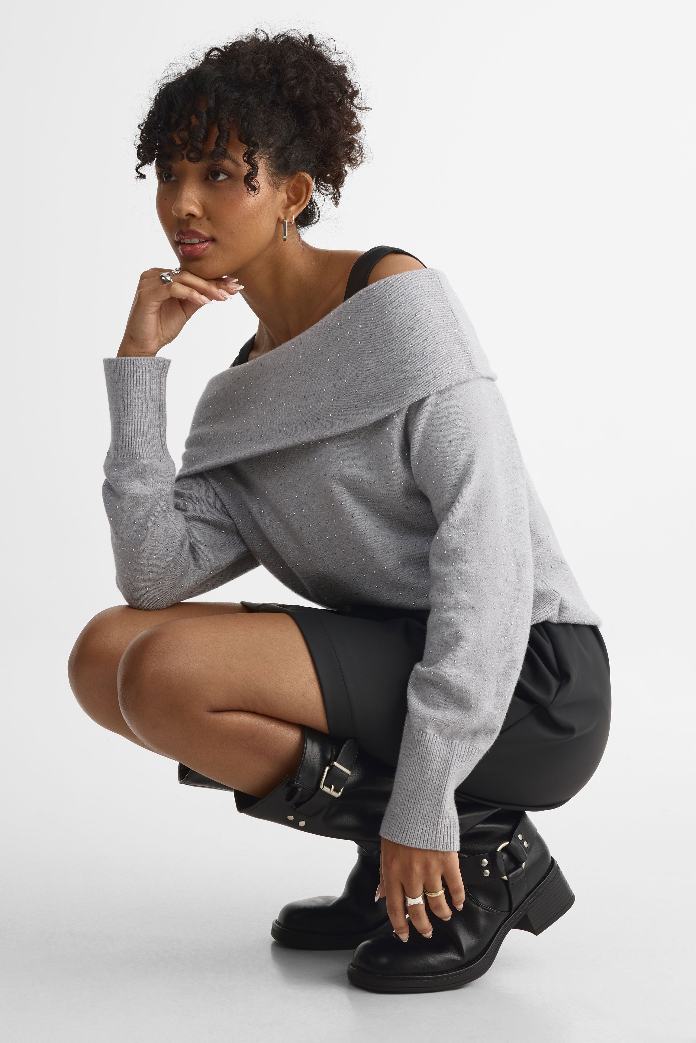 Off-shoulder knitted sweater - Women – Aubainerie