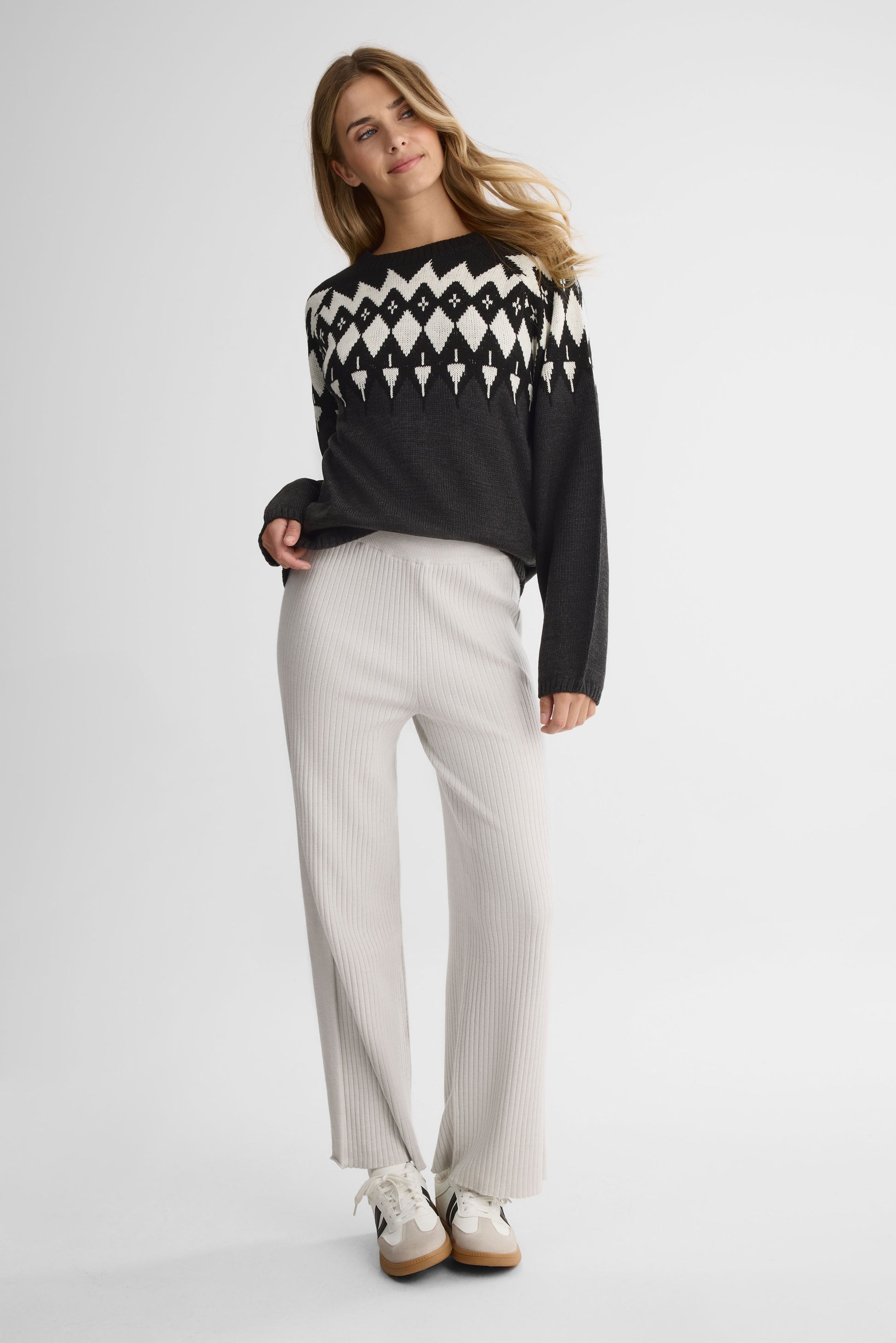 Chandail tricot à col rond – Femme && CHARBON/MULTI