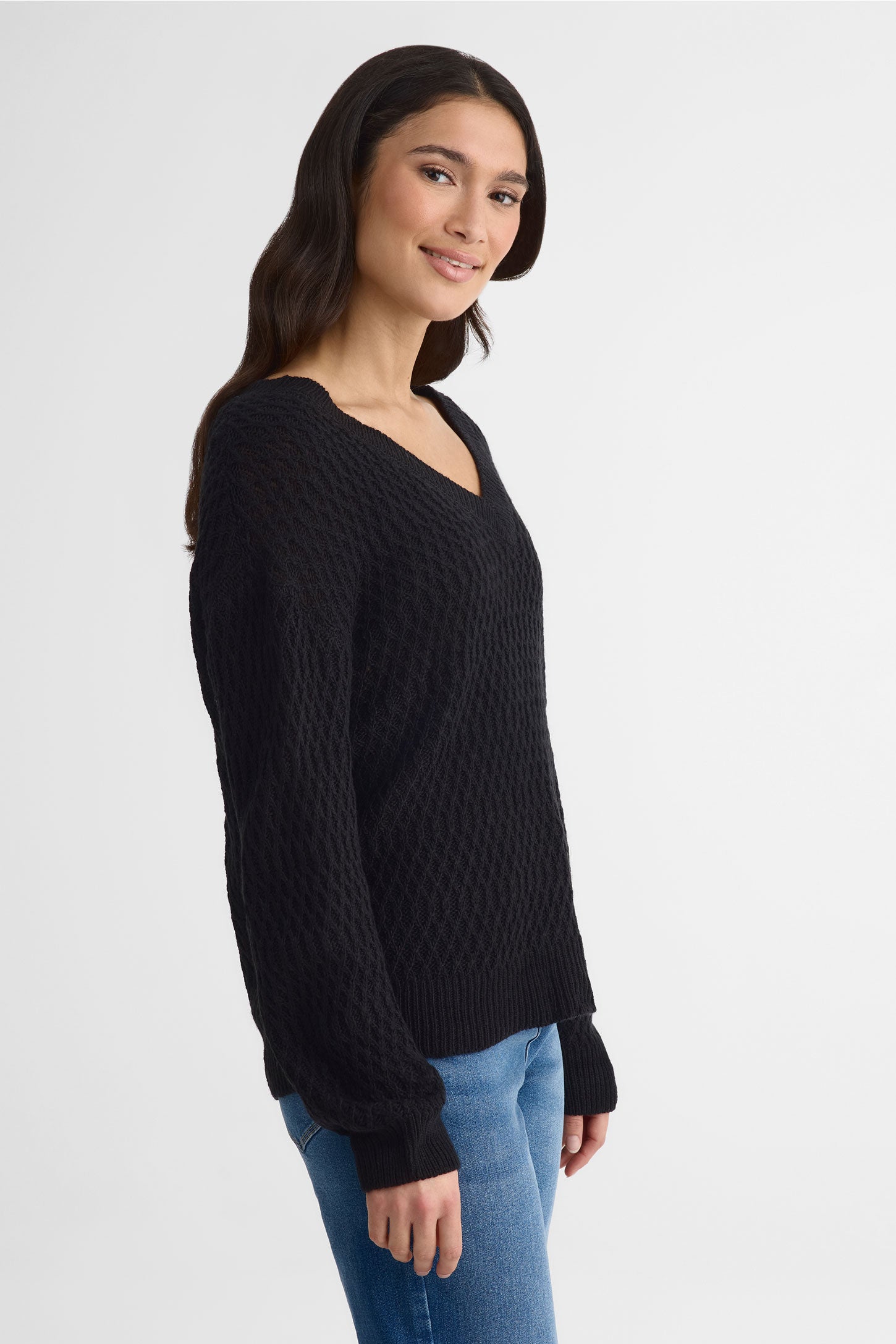 Chandail tricot col V, manches longues – Femme && NOIR