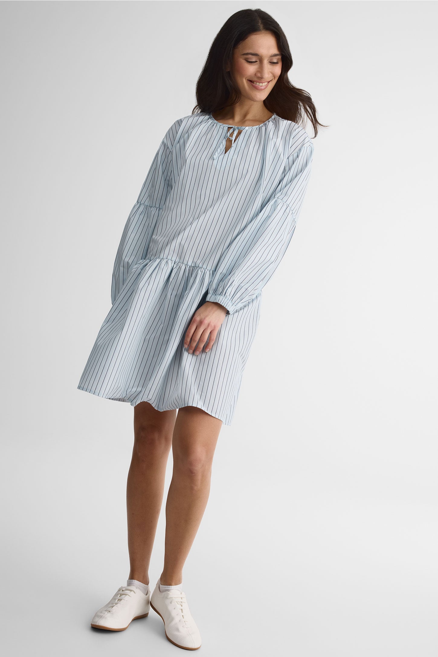 Robe longue bouffante à col notch - Femme && BLEU MULTI