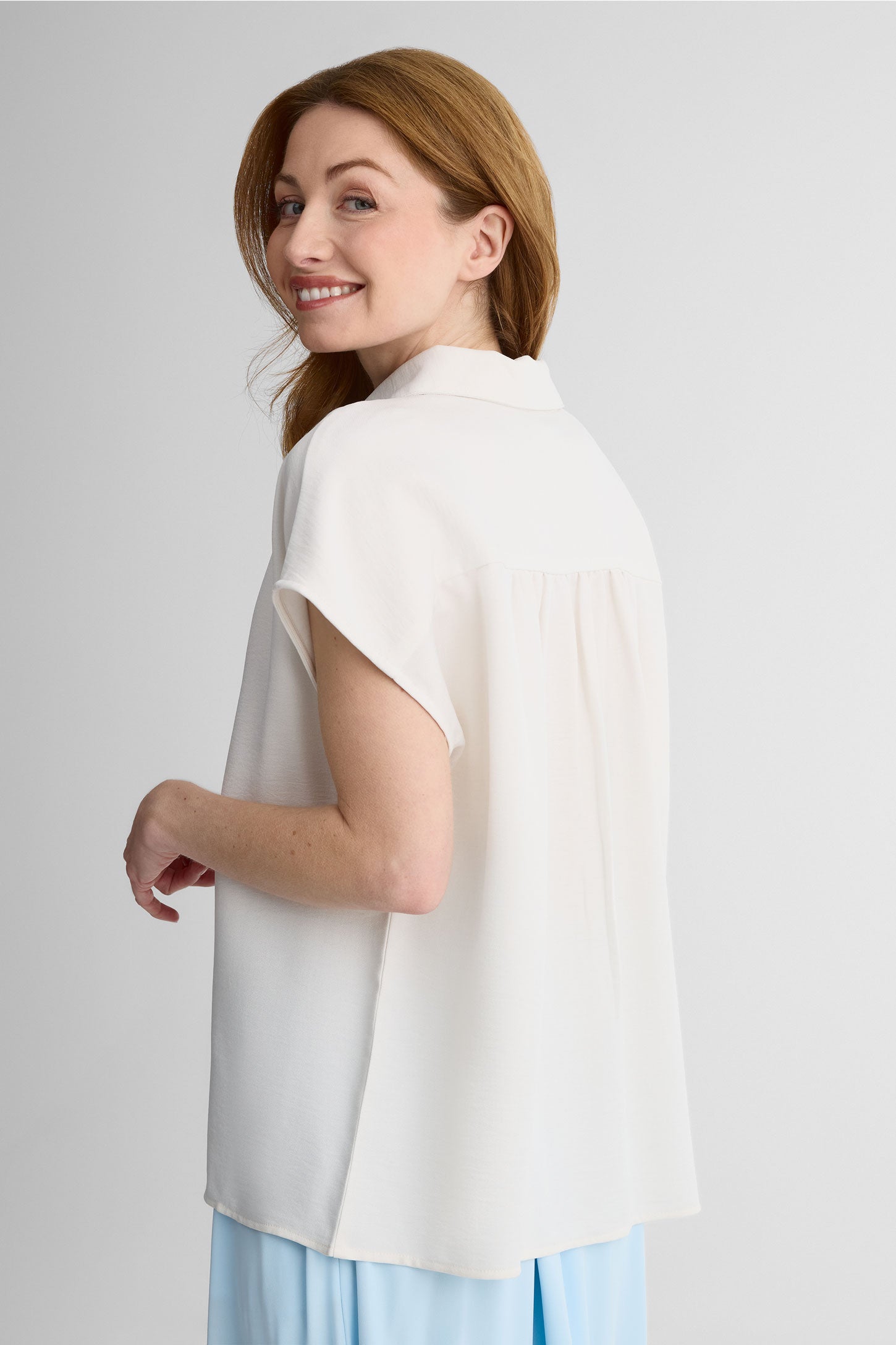 Chemisier crop manches courtes – Femme && BLANC CASSÉ
