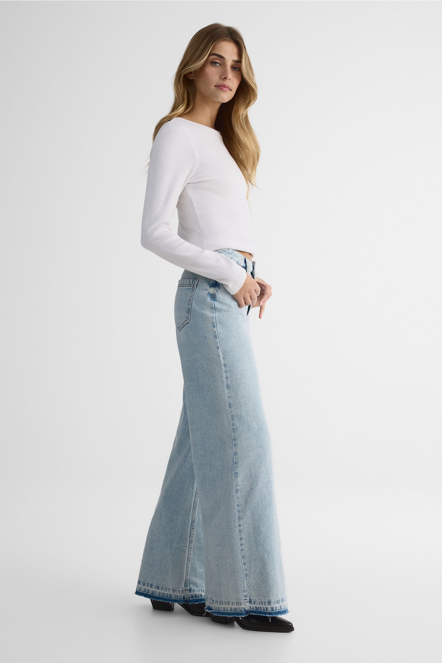 Jeans jambe large – Femme && DENIM PALE