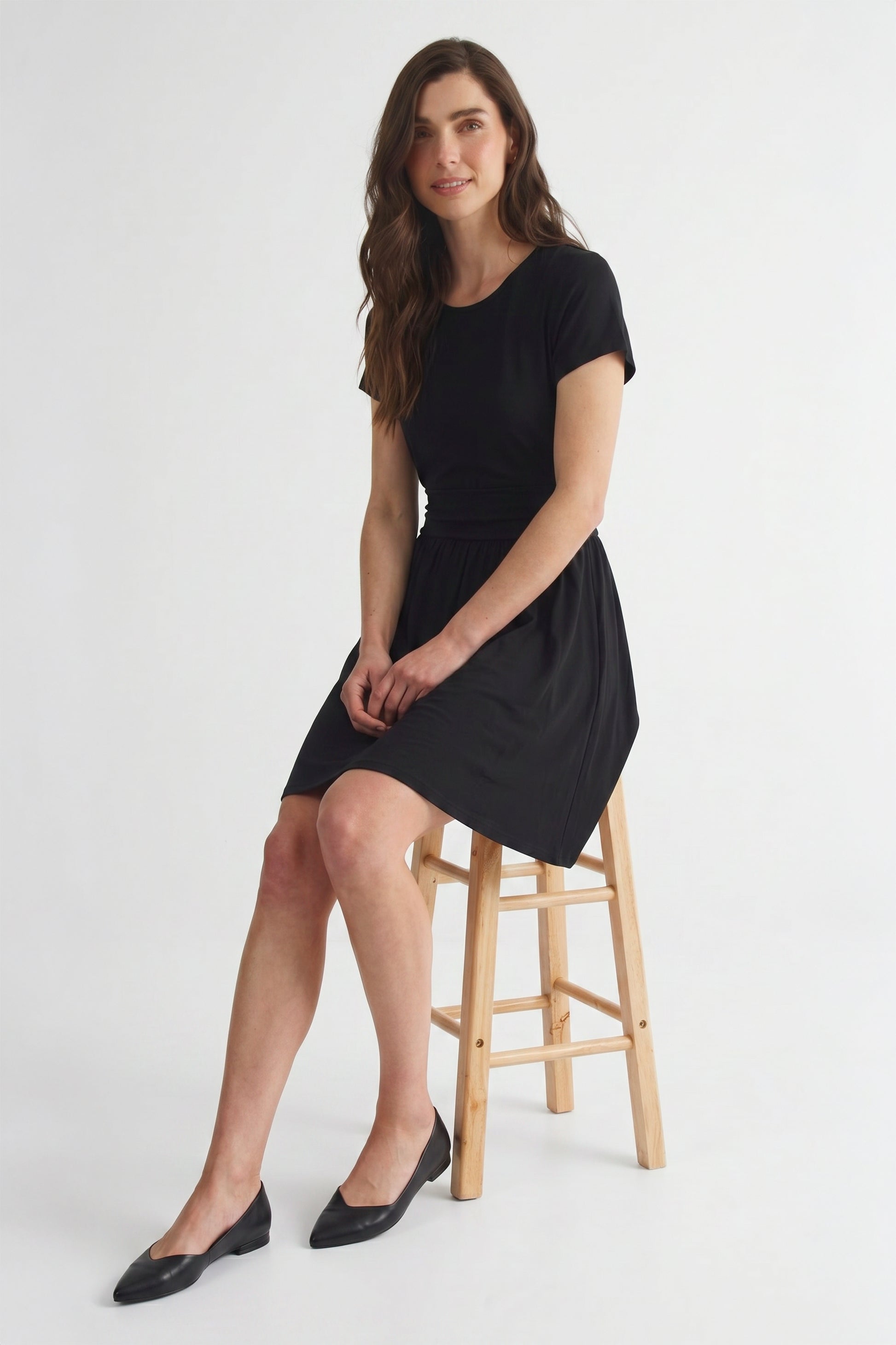 Robe à manches courtes col rond évasée - Femme && NOIR