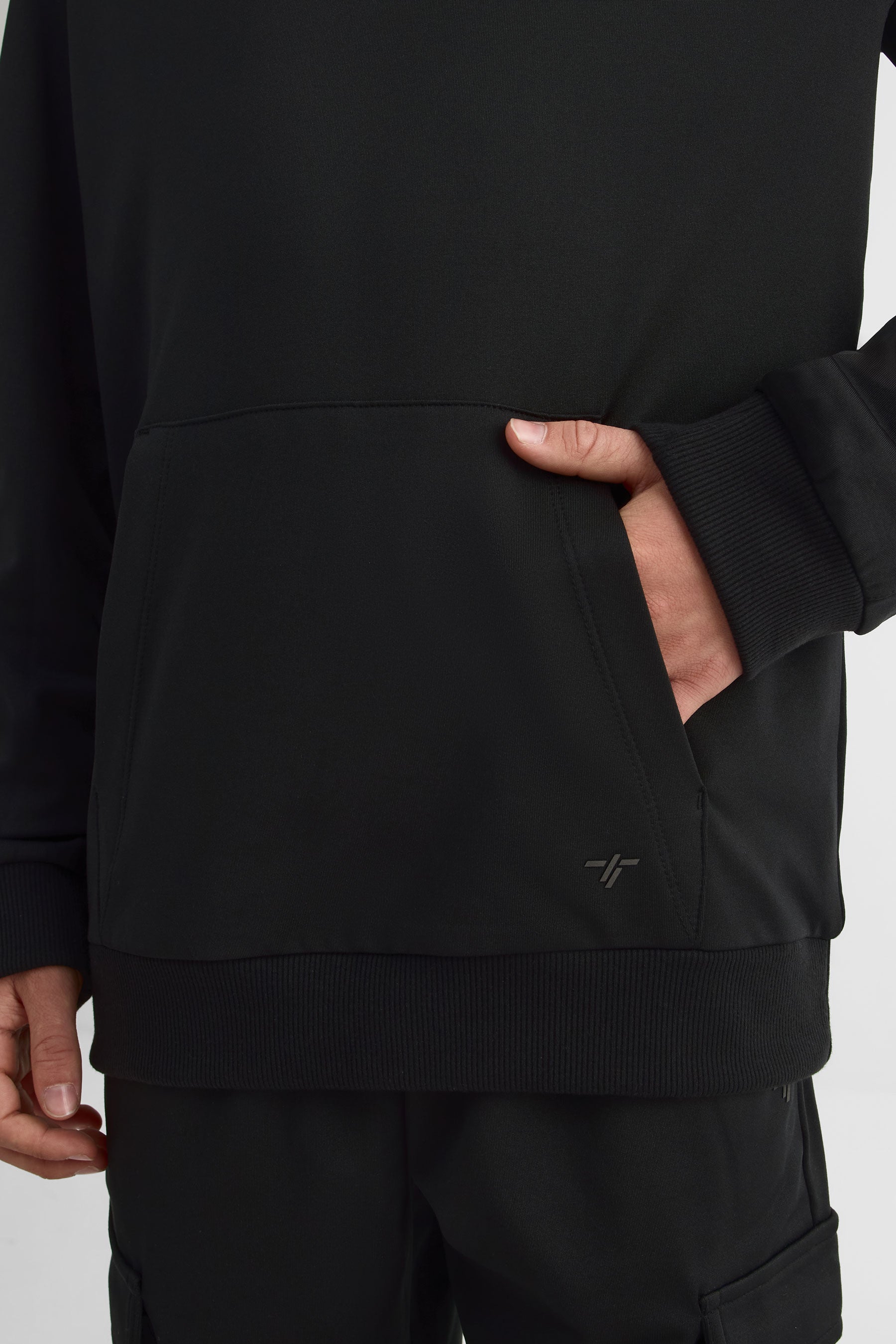 Chandail ouaté à capuchon – Femme && NOIR