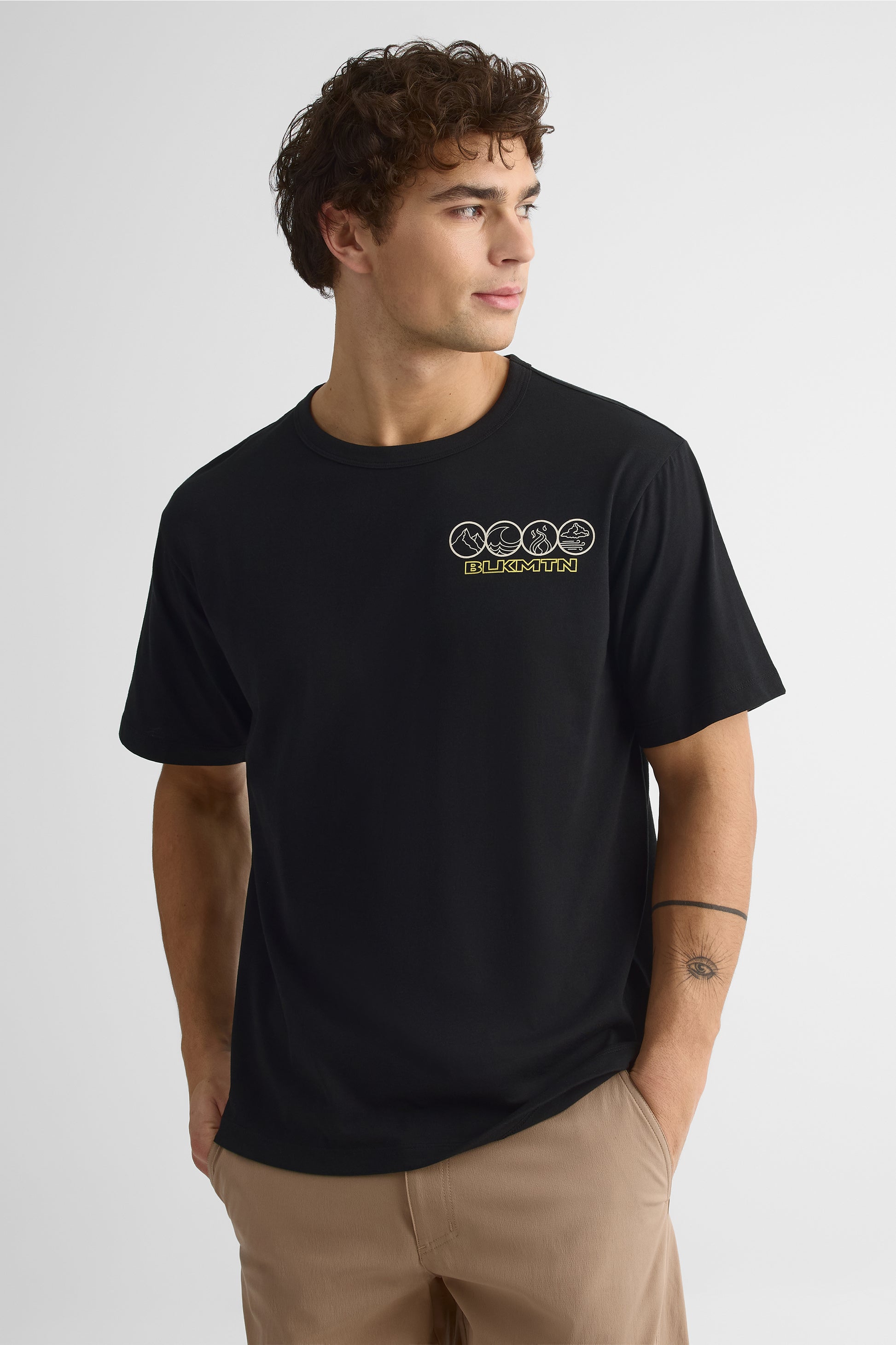 Chandail M/courtes boxy en coton bio - Homme && NOIR