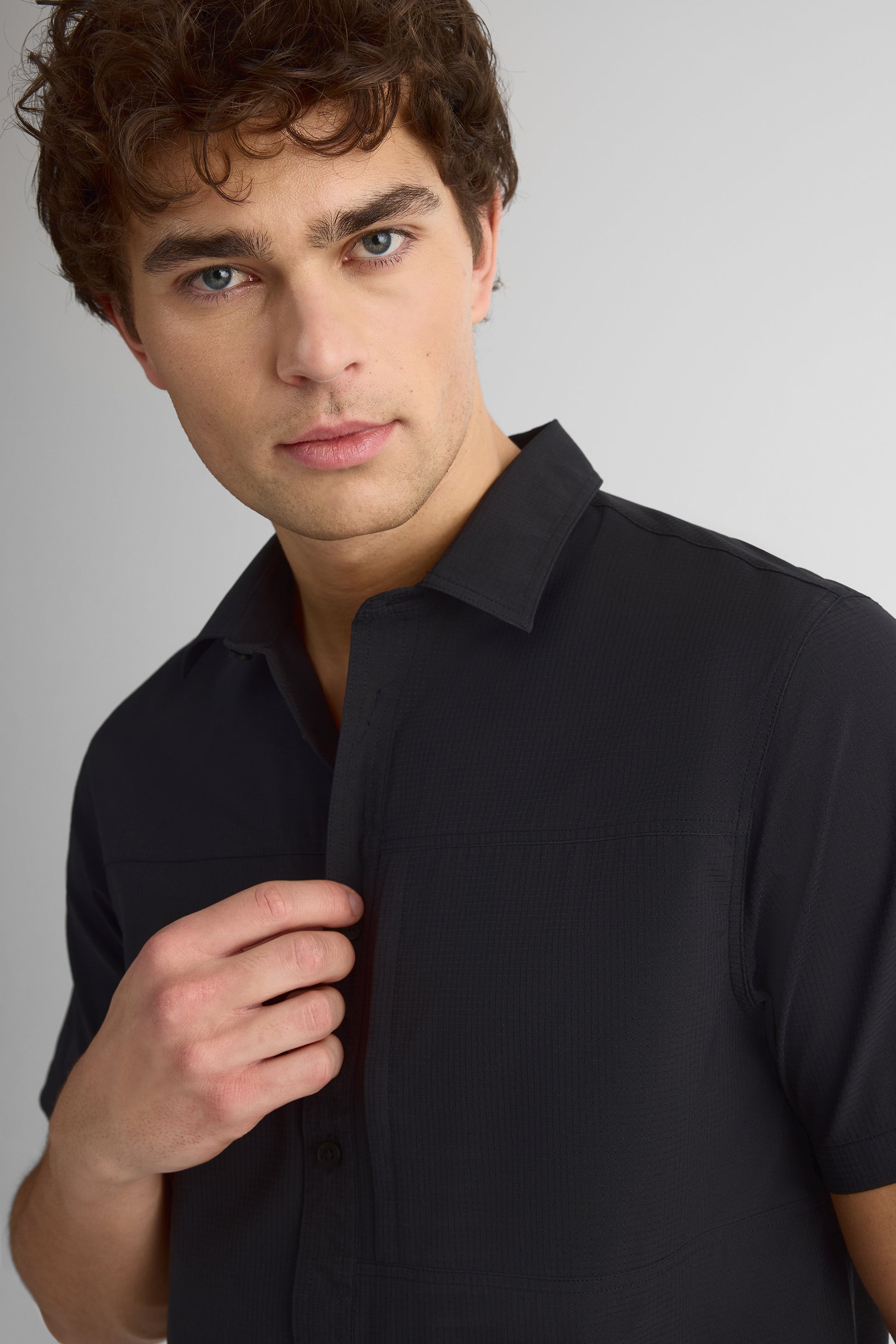 Chemise M/courtes avec poche zippée - Homme && NOIR