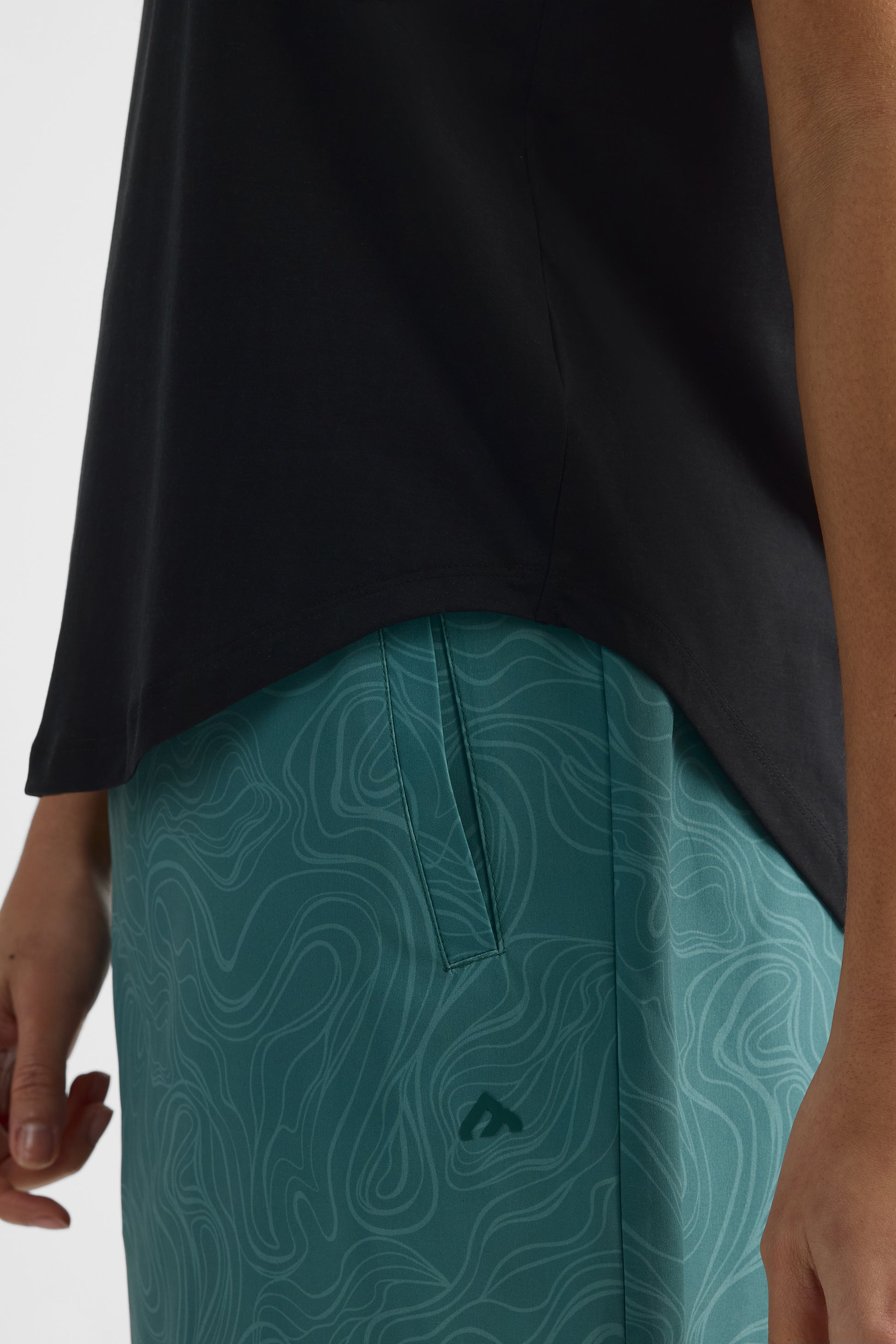 Graphic tank top - Women && NOIR
