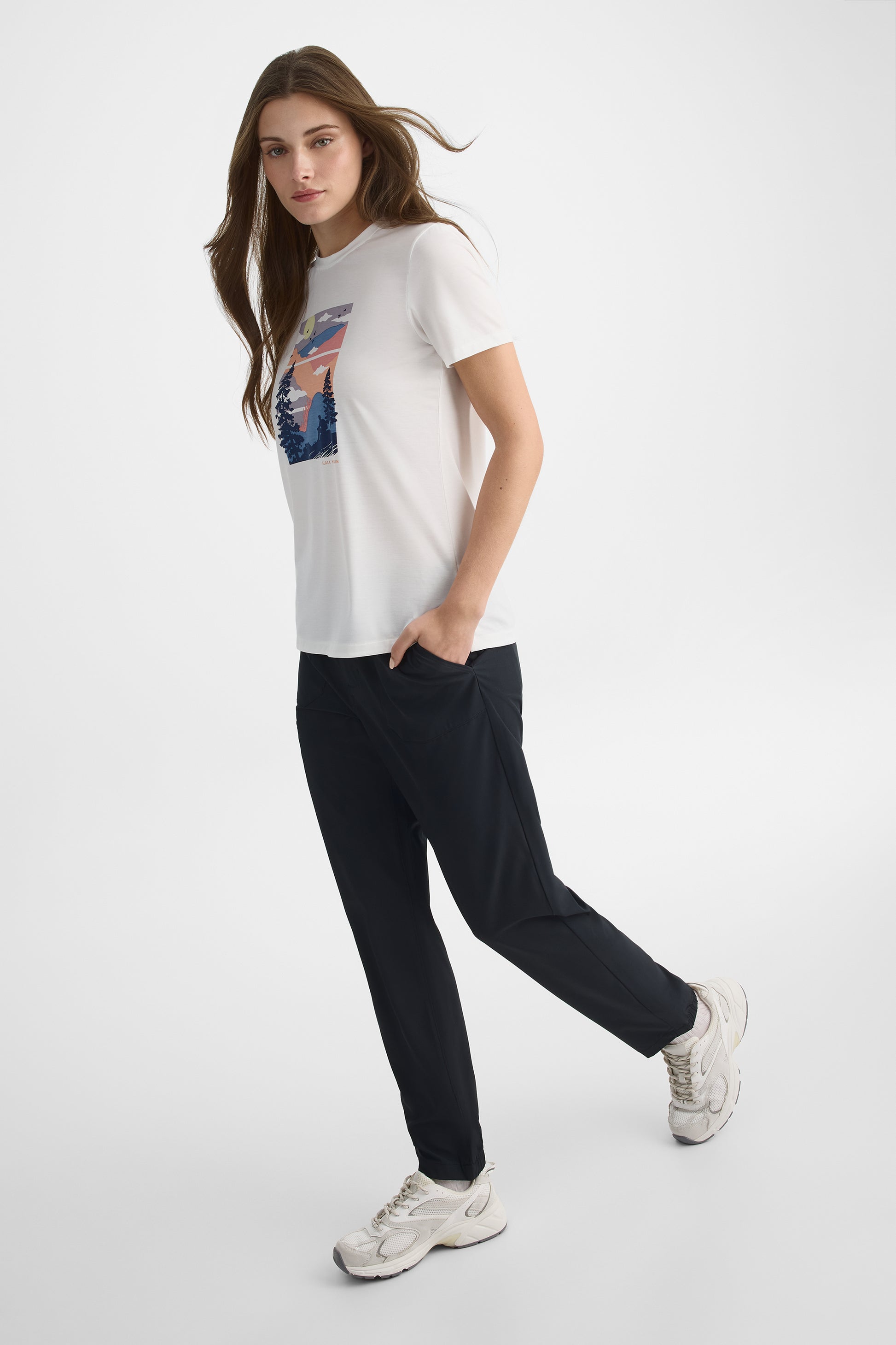 Chandail M/courtes semi-ajusté avec graphique - Femme && BLANC