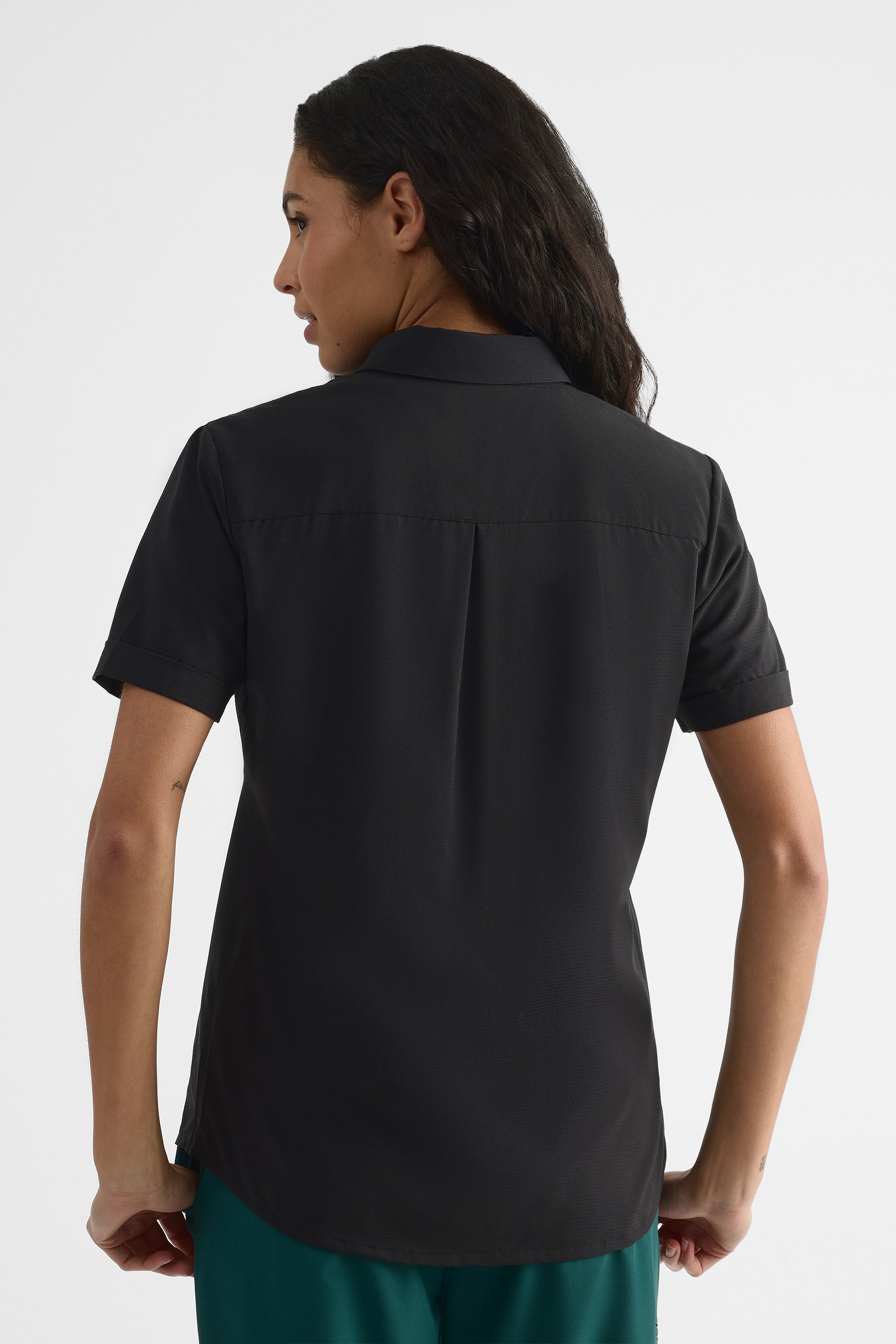 Chemise M/courtes semi-ajustée avec poche - Femme && NOIR