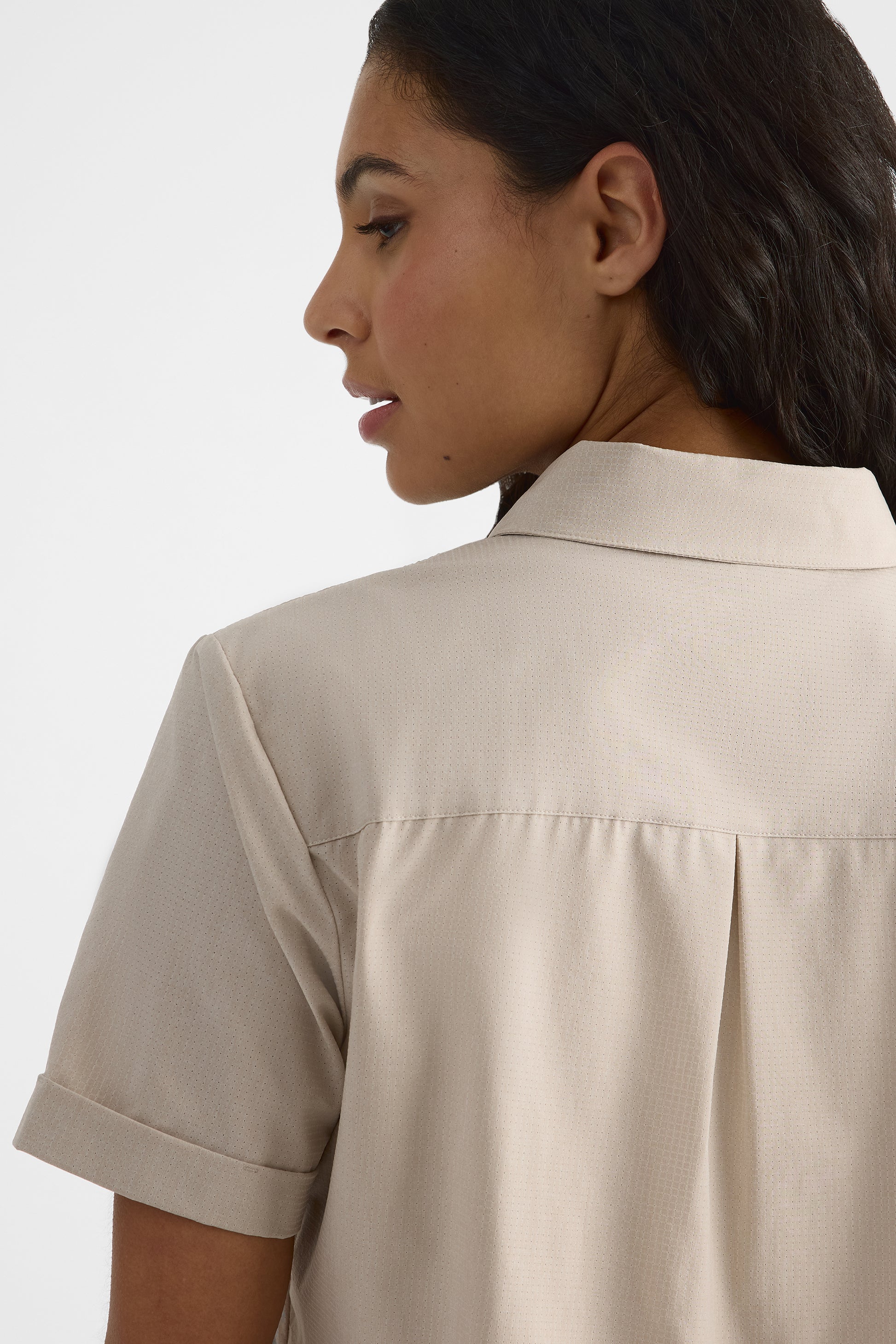 Chemise M/courtes semi-ajustée avec poche - Femme && BEIGE